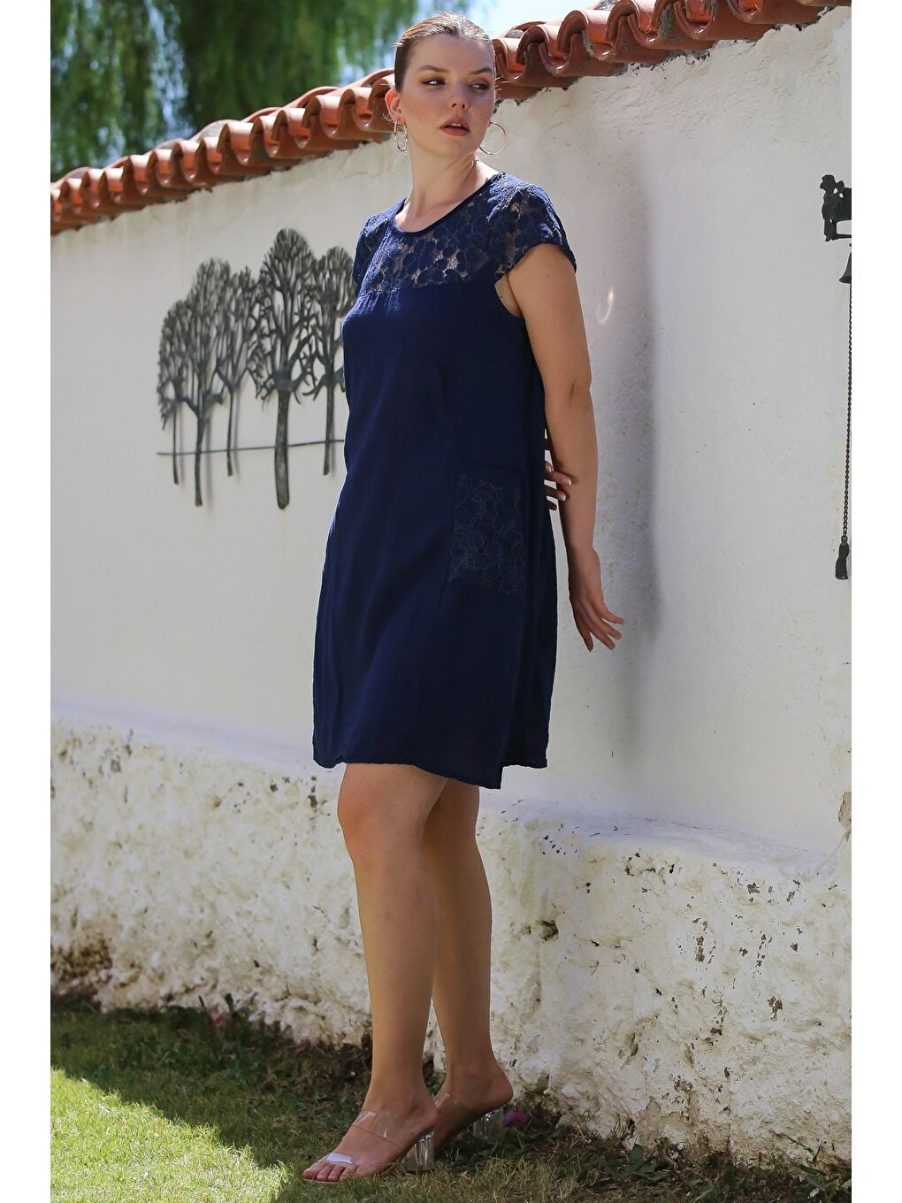İtalyan Lacivert Yuvarlak Yaka Düşük Kol Cepli Dantelli Casual Keten Karışımlı Dokuma Elbise 95 62-4