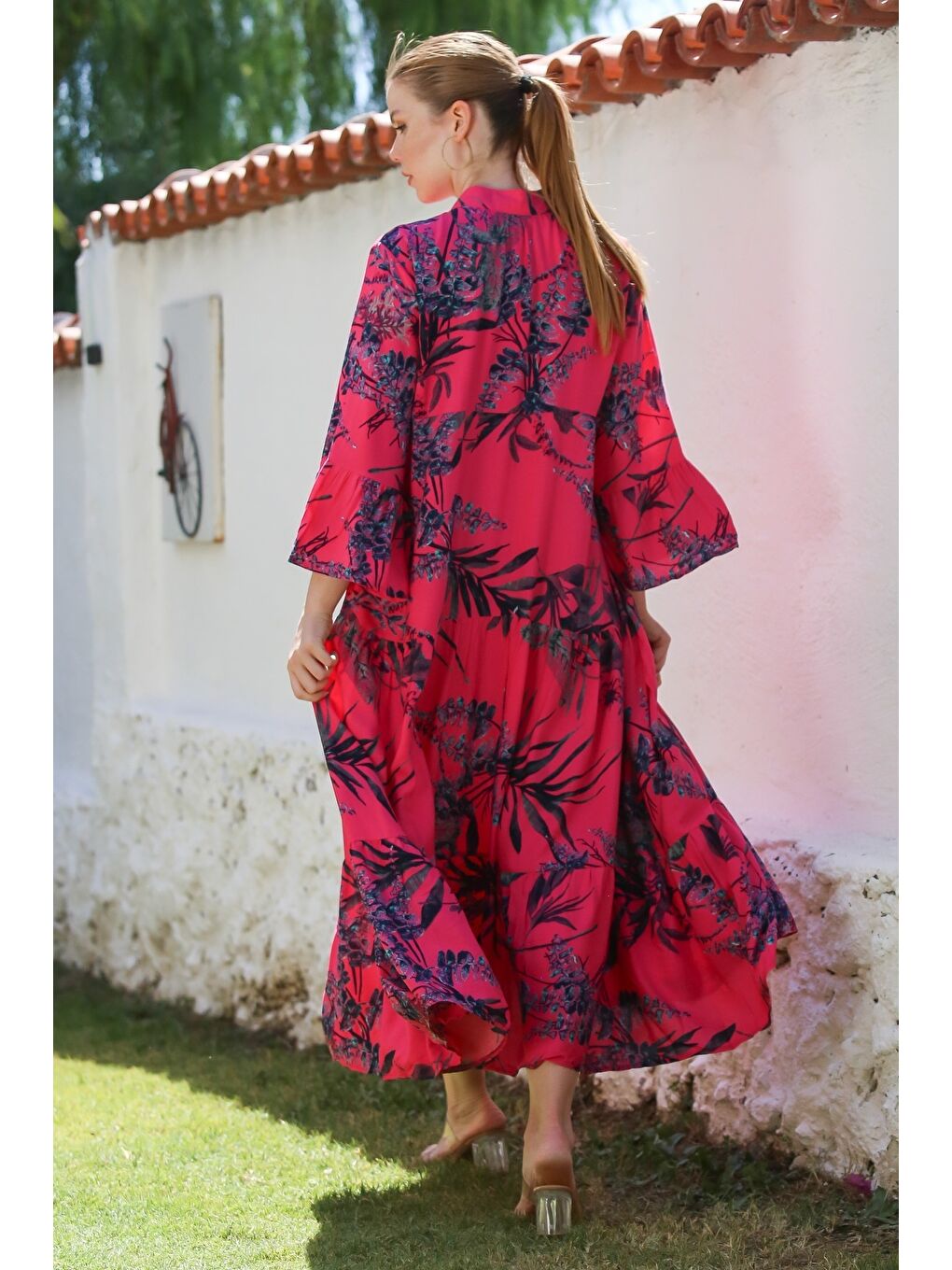 Fuşya Hakim Yaka Fırfırlı Kol Çiçekli Düğmeli Eteği Fırfırlı Allover Baskılı Dokuma Elbise 130 58-1