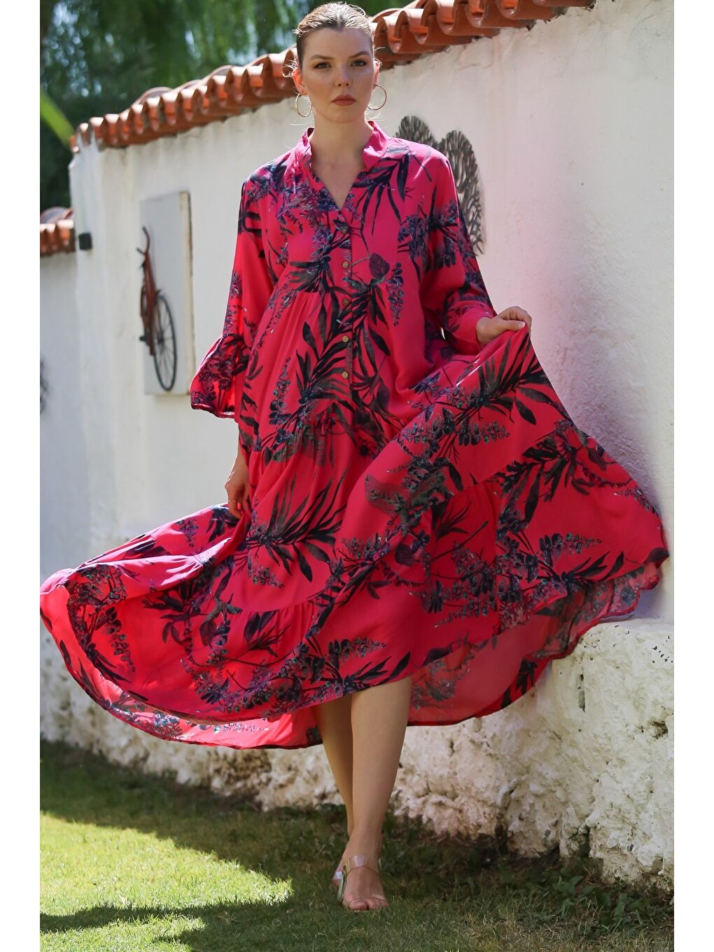 Fuşya Hakim Yaka Fırfırlı Kol Çiçekli Düğmeli Eteği Fırfırlı Allover Baskılı Dokuma Elbise 130 58-2