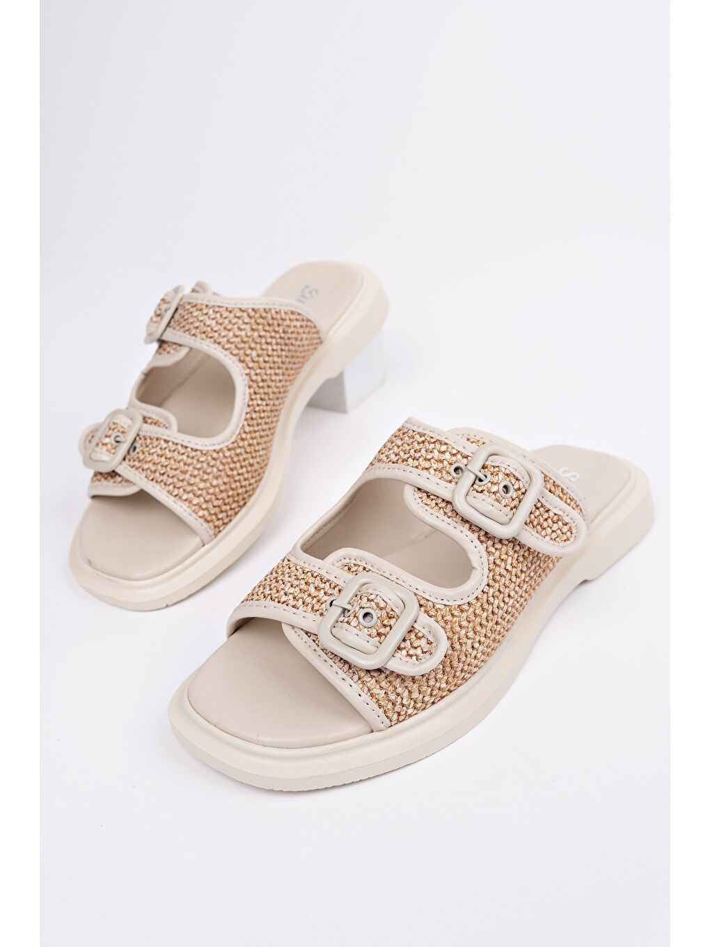 Bej SARLE Çift Bantlı Ayarlanabilir Kemerli Kadın Günlük Hasır Terlik