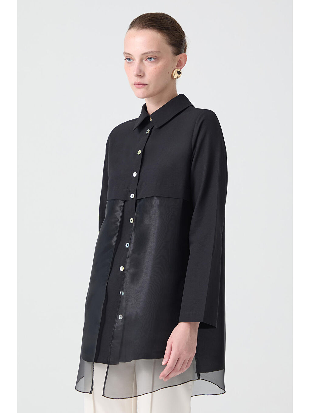 Siyah Organze Detaylı Gömlek-4