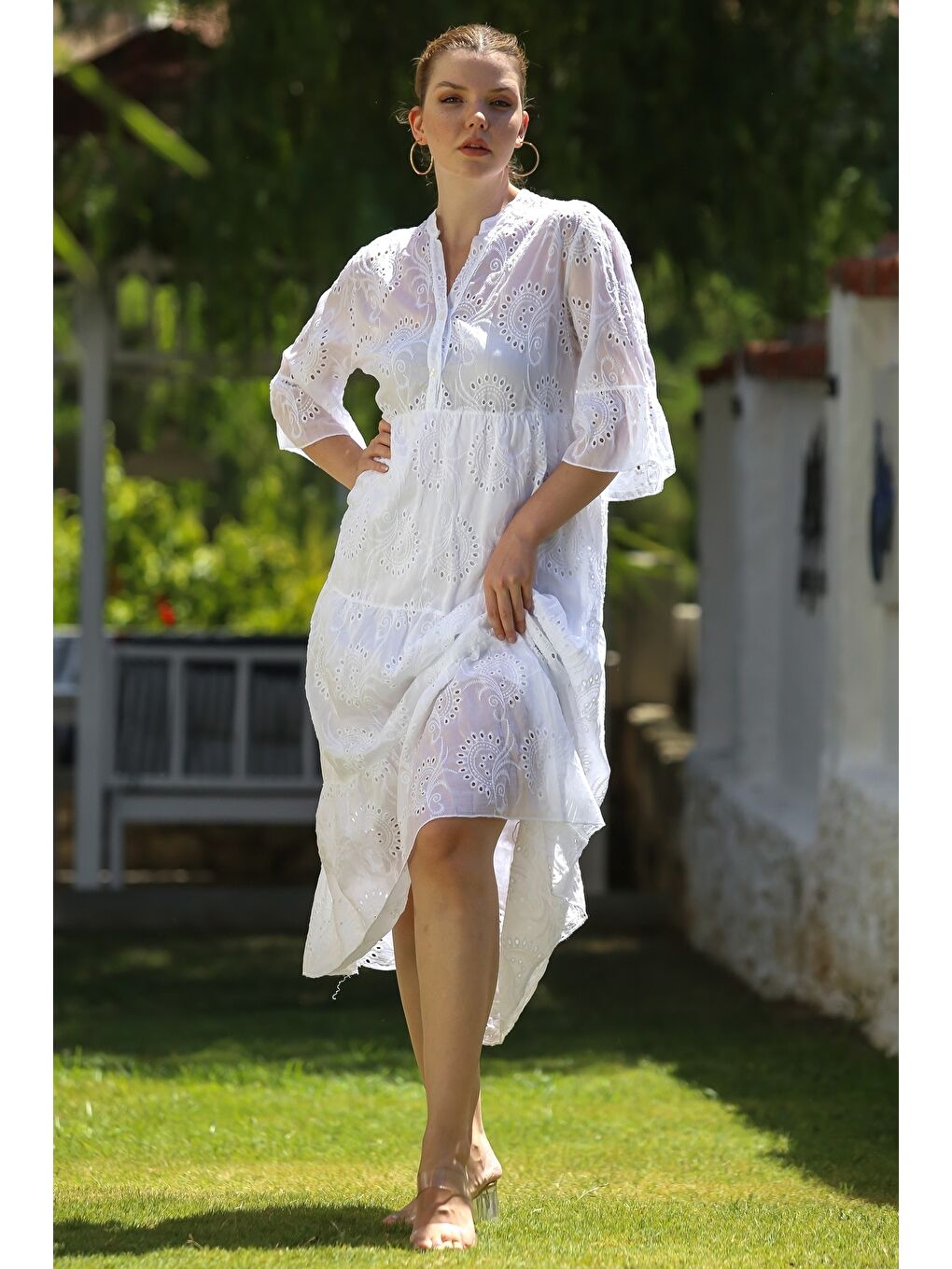 İtalyan Beyaz Hakim Yaka Fırfırlı Kol Düğmeli Astarlı Casual Fistolu Dokuma Elbise 130 56-2