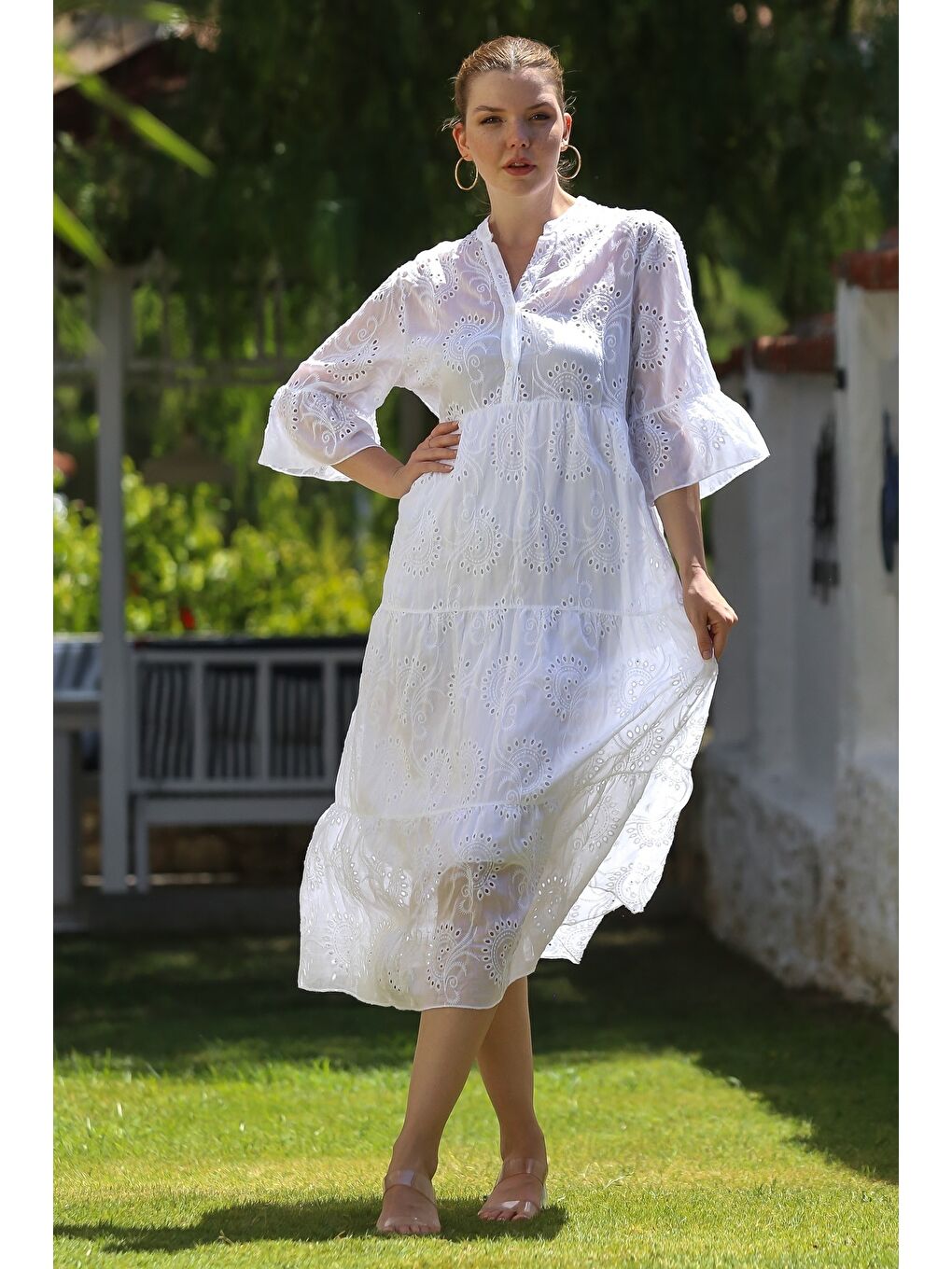 İtalyan Beyaz Hakim Yaka Fırfırlı Kol Düğmeli Astarlı Casual Fistolu Dokuma Elbise 130 56-3