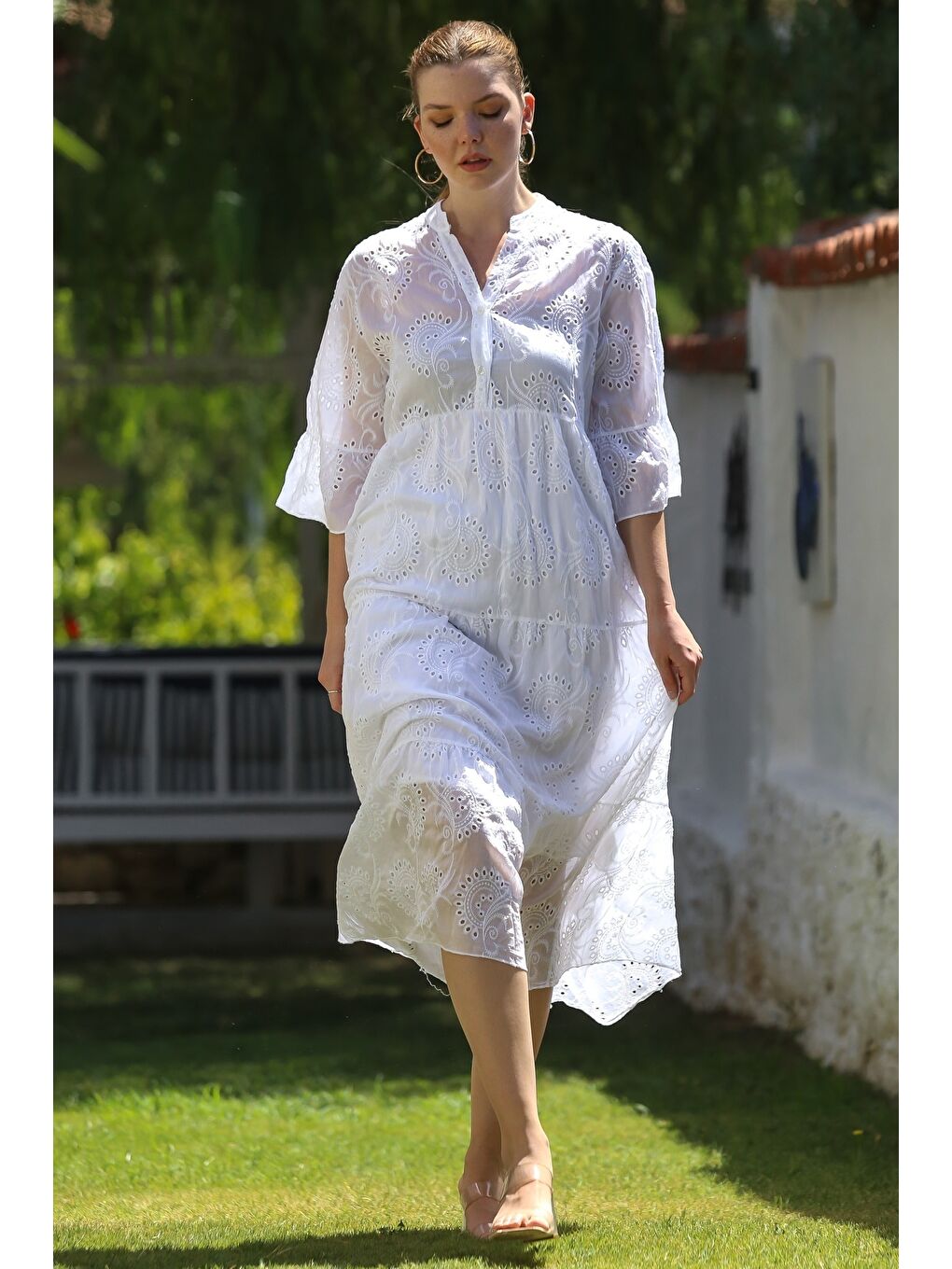 İtalyan Beyaz Hakim Yaka Fırfırlı Kol Düğmeli Astarlı Casual Fistolu Dokuma Elbise 130 56-4