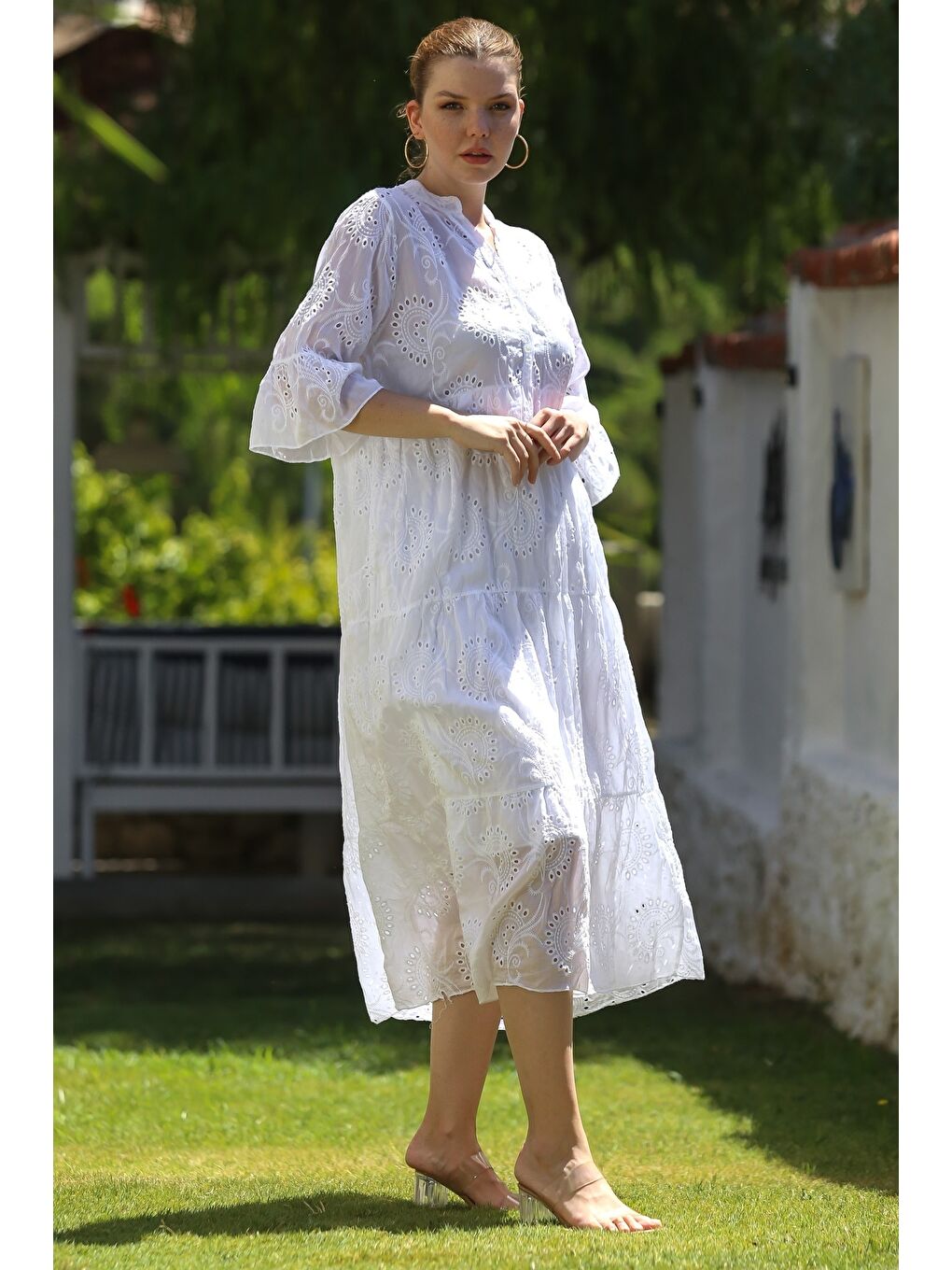 İtalyan Beyaz Hakim Yaka Fırfırlı Kol Düğmeli Astarlı Casual Fistolu Dokuma Elbise 130 56-7