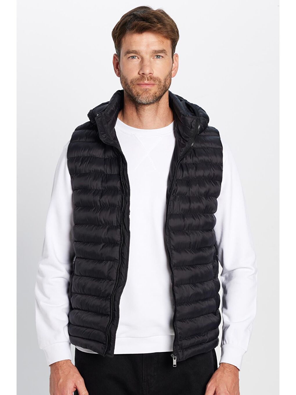 Erkek Slim Fit Dar Kesim Astarlı Rüzgar Geçirmez Cepli Siyah Çıkarılabilir Kapüşonlu Şişme Yelek-4