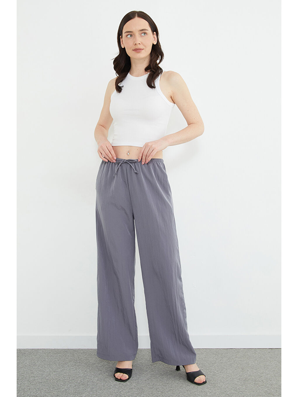 Gri Beli Lastikli Bağcıklı Palazzo Pantolon-2