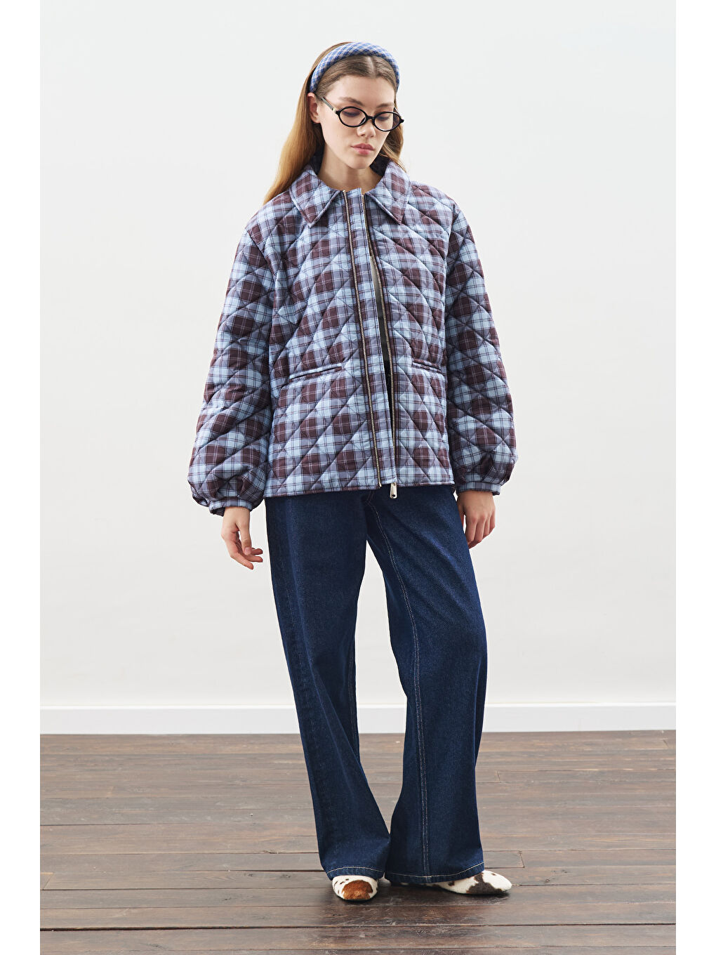 Siyah Balon Kol Detaylı Kapitone Mont Ekose Desenli-2