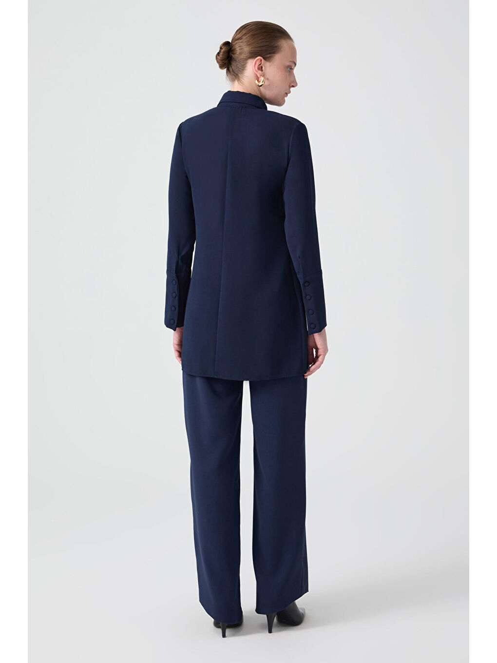 Lacivert Payet Detaylı Krep Gömlek-3