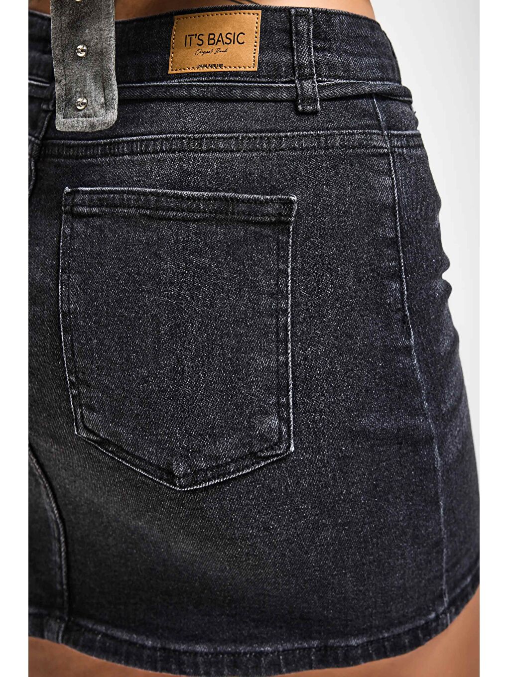 Gri Kadın Koyu Füme 2s6-1 Straight Fit Kemer Detaylı Elastan Mini Denim Etek-5