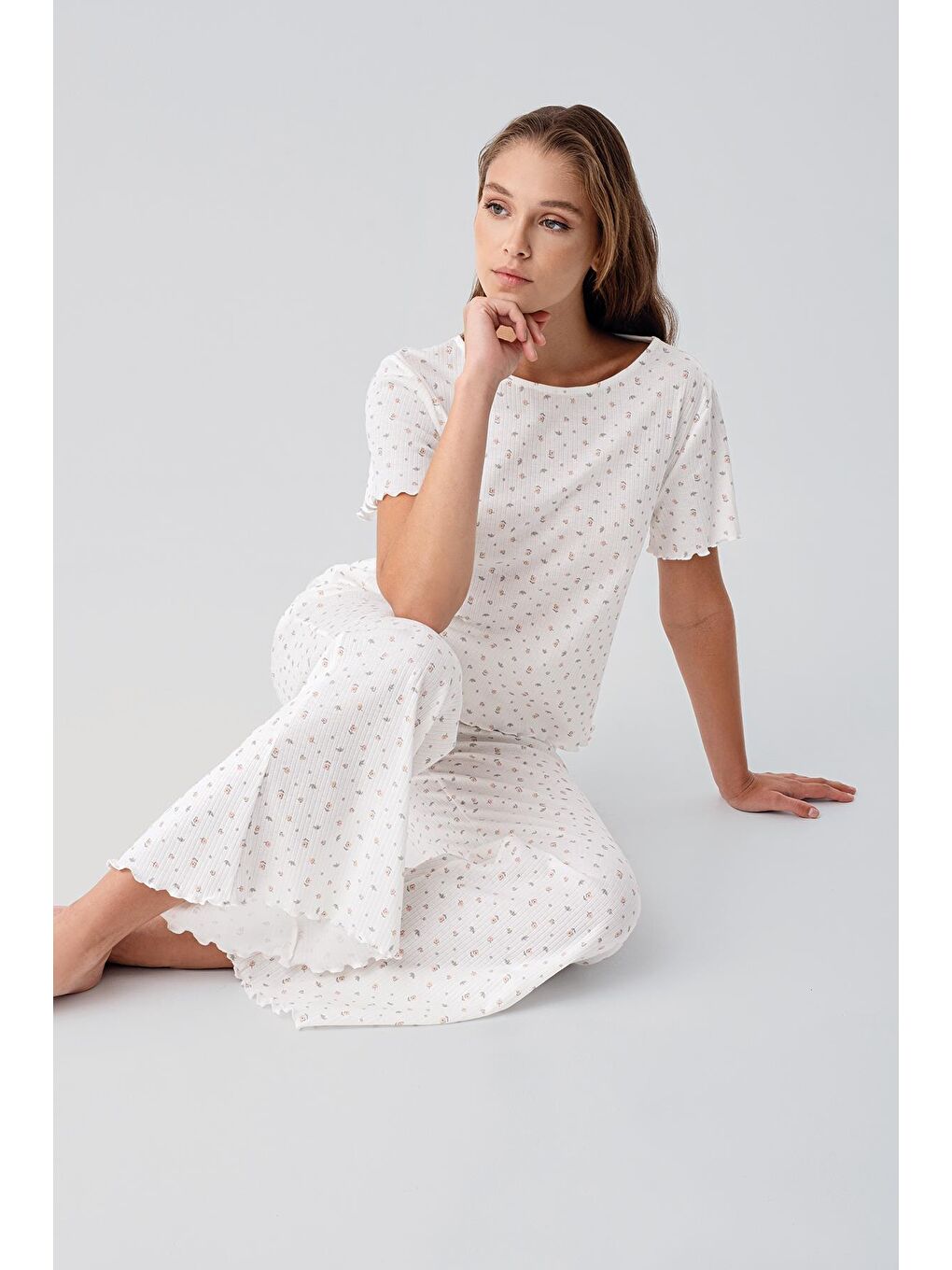 Renksiz Kısa Kollu Çiçek Desenli %100 Pamuk Pijama Takım 19205-2