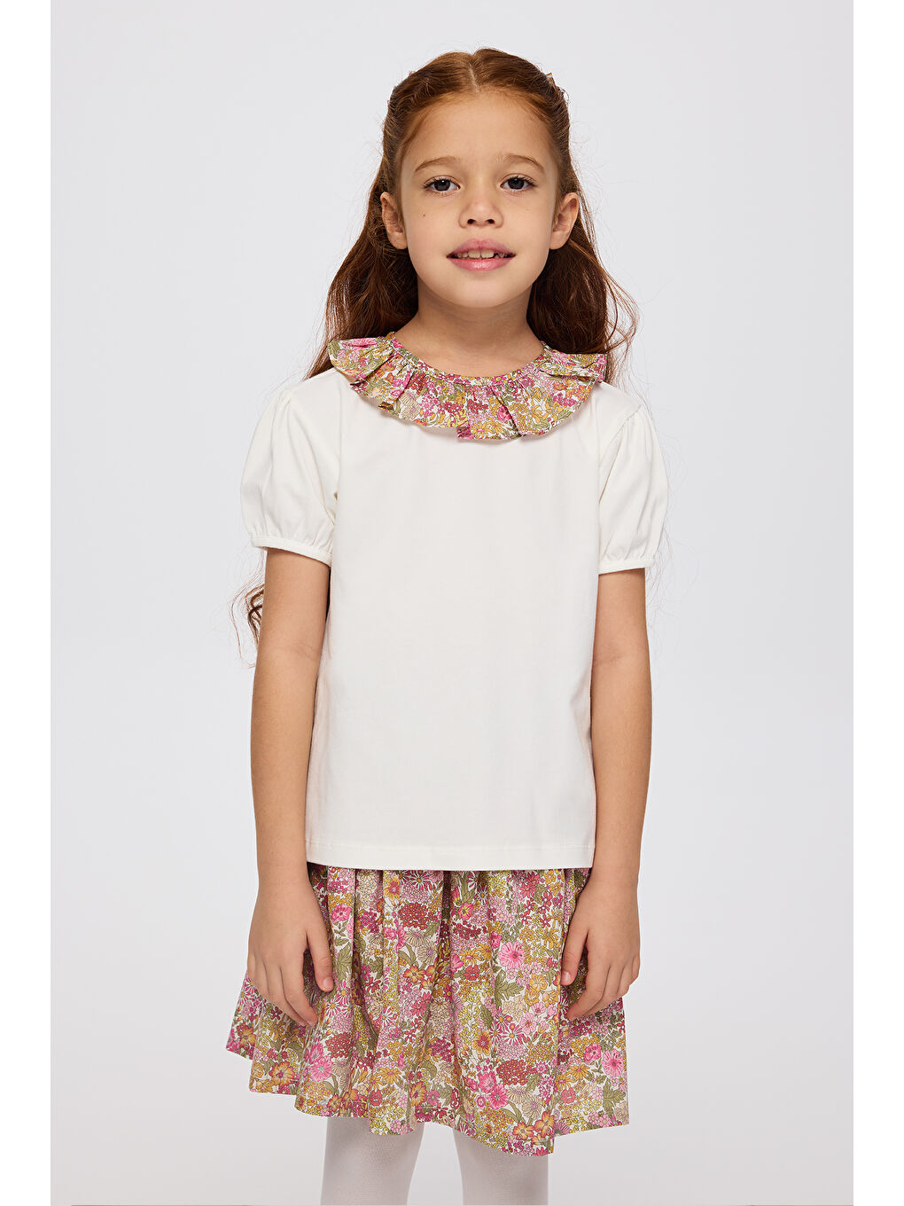 Ekru Liberty Kumaş Yaka Detaylı Kız Çocuk Tişört-1