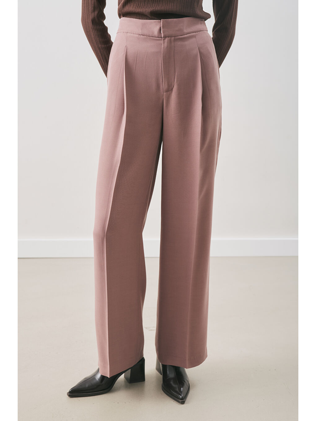 Pembe Dökümlü Lyocell Pileli Pantolon Gülkurusu-2