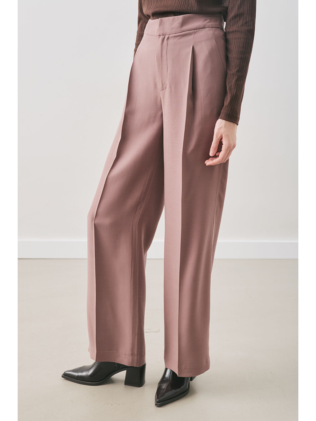 Pembe Dökümlü Lyocell Pileli Pantolon Gülkurusu-3