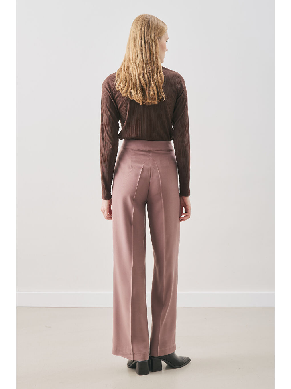 Pembe Dökümlü Lyocell Pileli Pantolon Gülkurusu-4