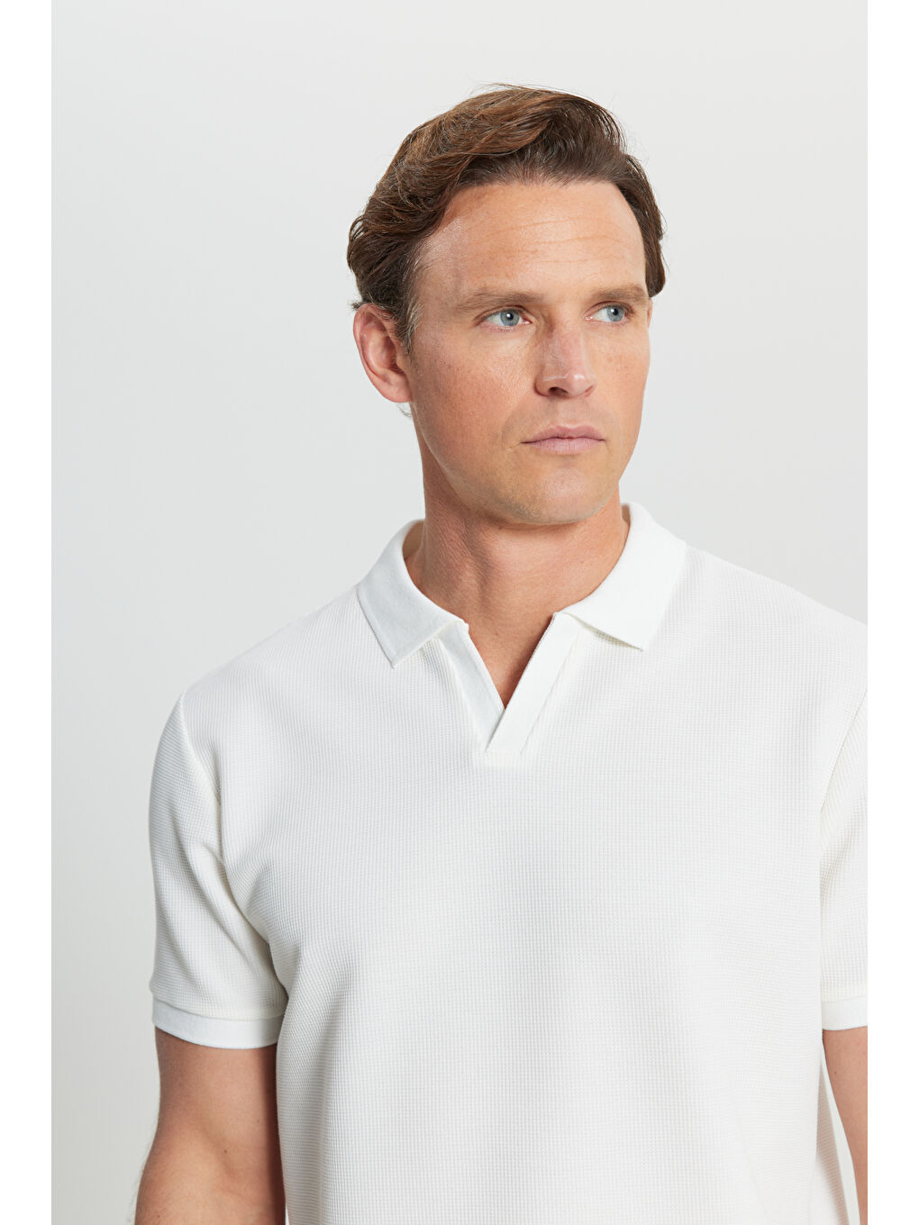 Erkek Ekru Slim Fit Dar Kesim Polo Yaka Jakarlı Esnek Tişört-3