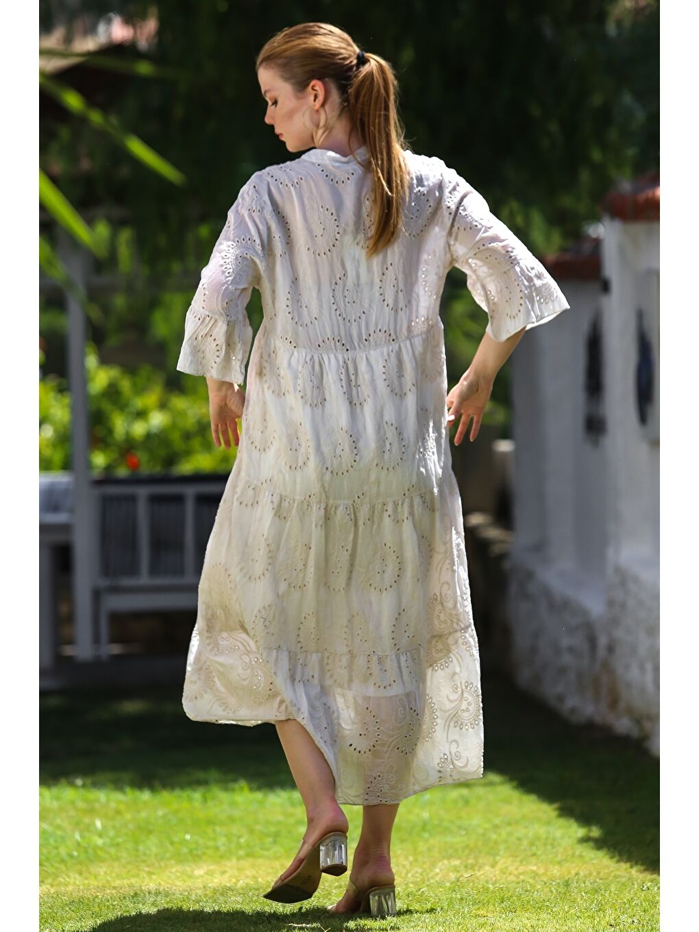 İtalyan Bej Hakim Yaka Fırfırlı Kol Düğmeli Astarlı Casual Fistolu Dokuma Elbise 130 56-1