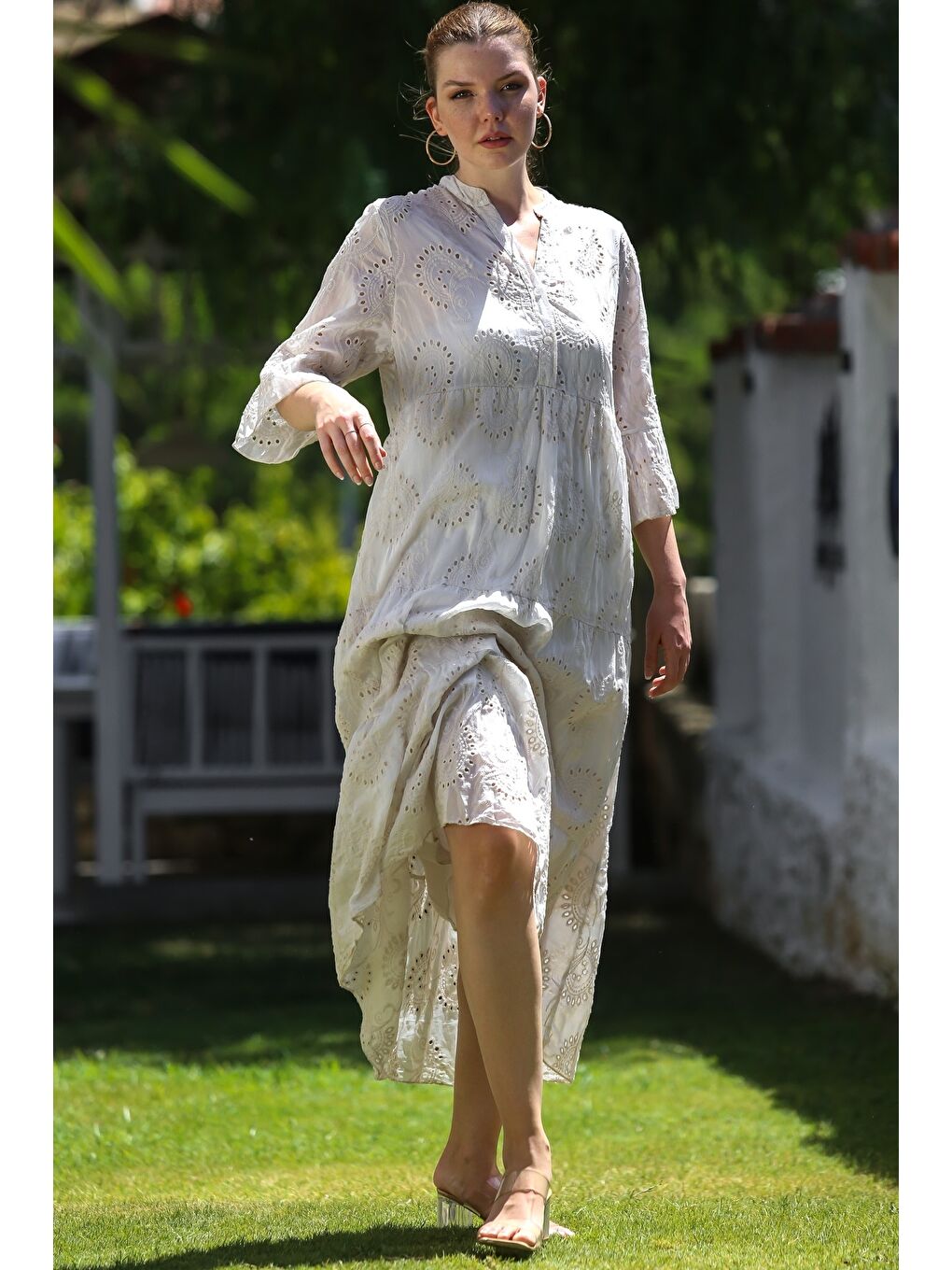 İtalyan Bej Hakim Yaka Fırfırlı Kol Düğmeli Astarlı Casual Fistolu Dokuma Elbise 130 56-6