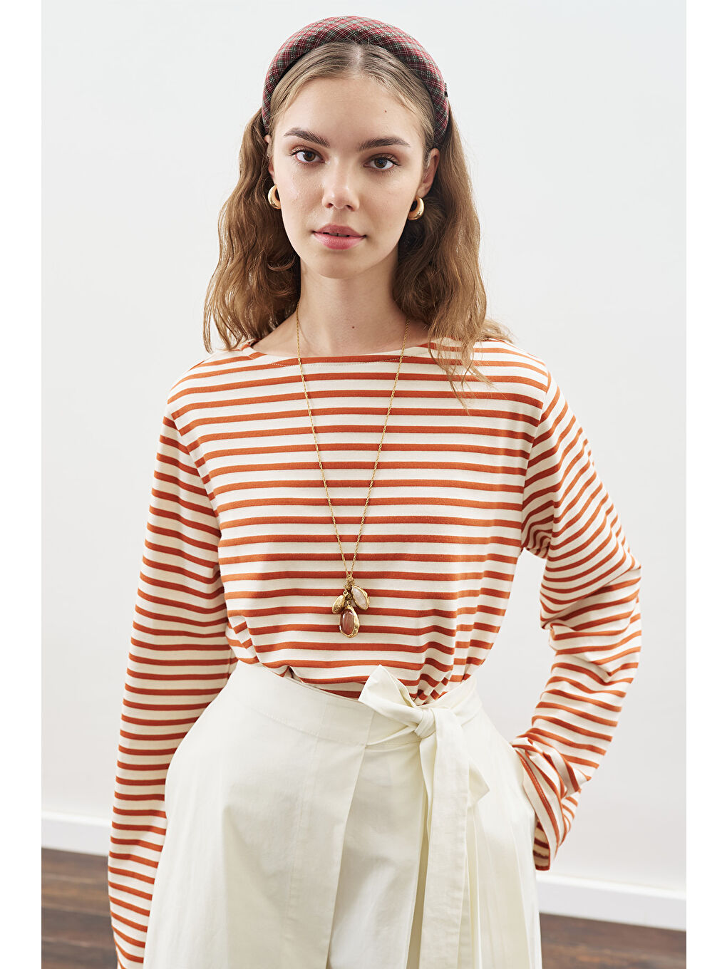 Kahverengi Şal Detaylı Çizgili Tshırt Kiremit-2