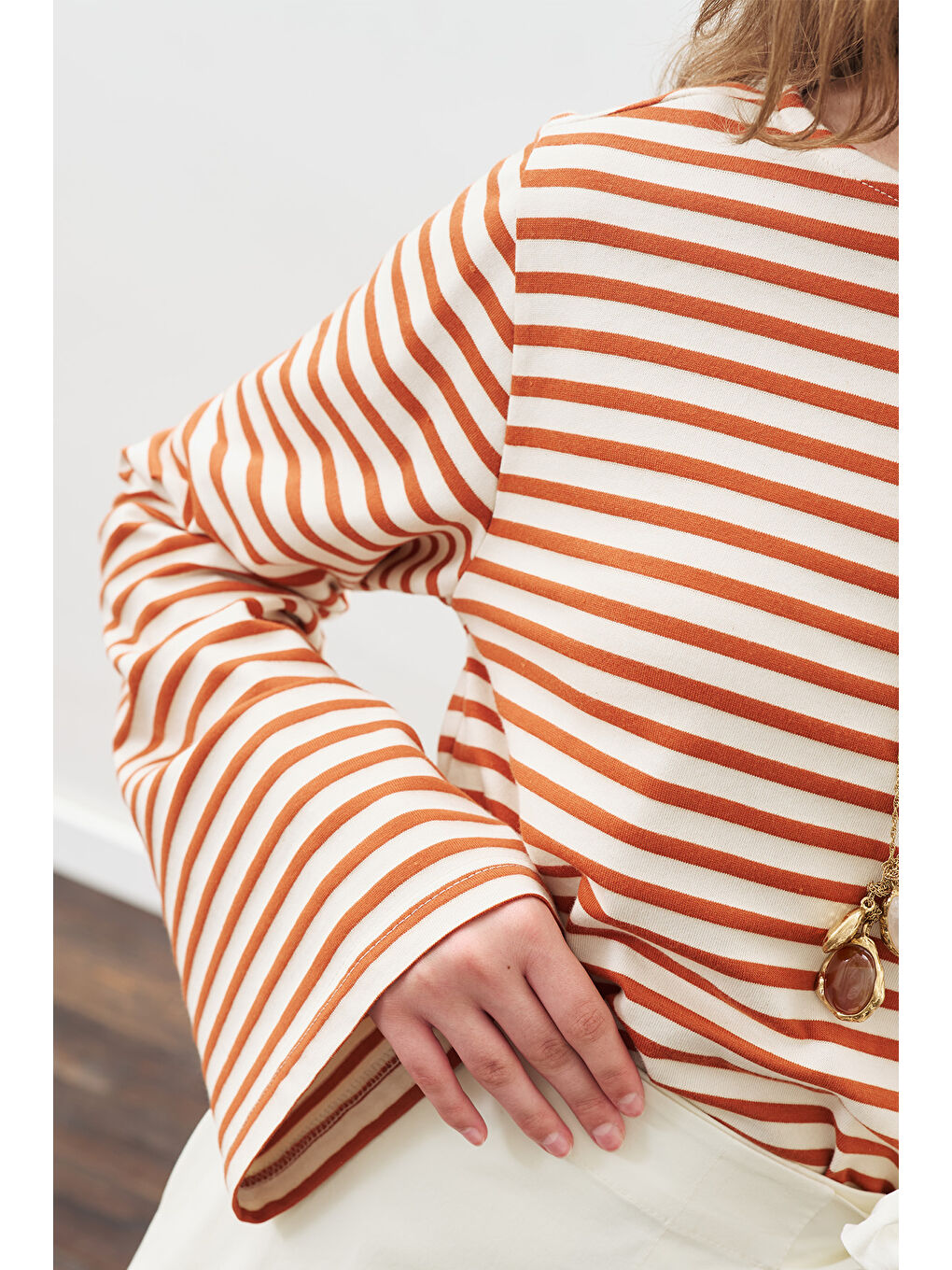 Kahverengi Şal Detaylı Çizgili Tshırt Kiremit-3