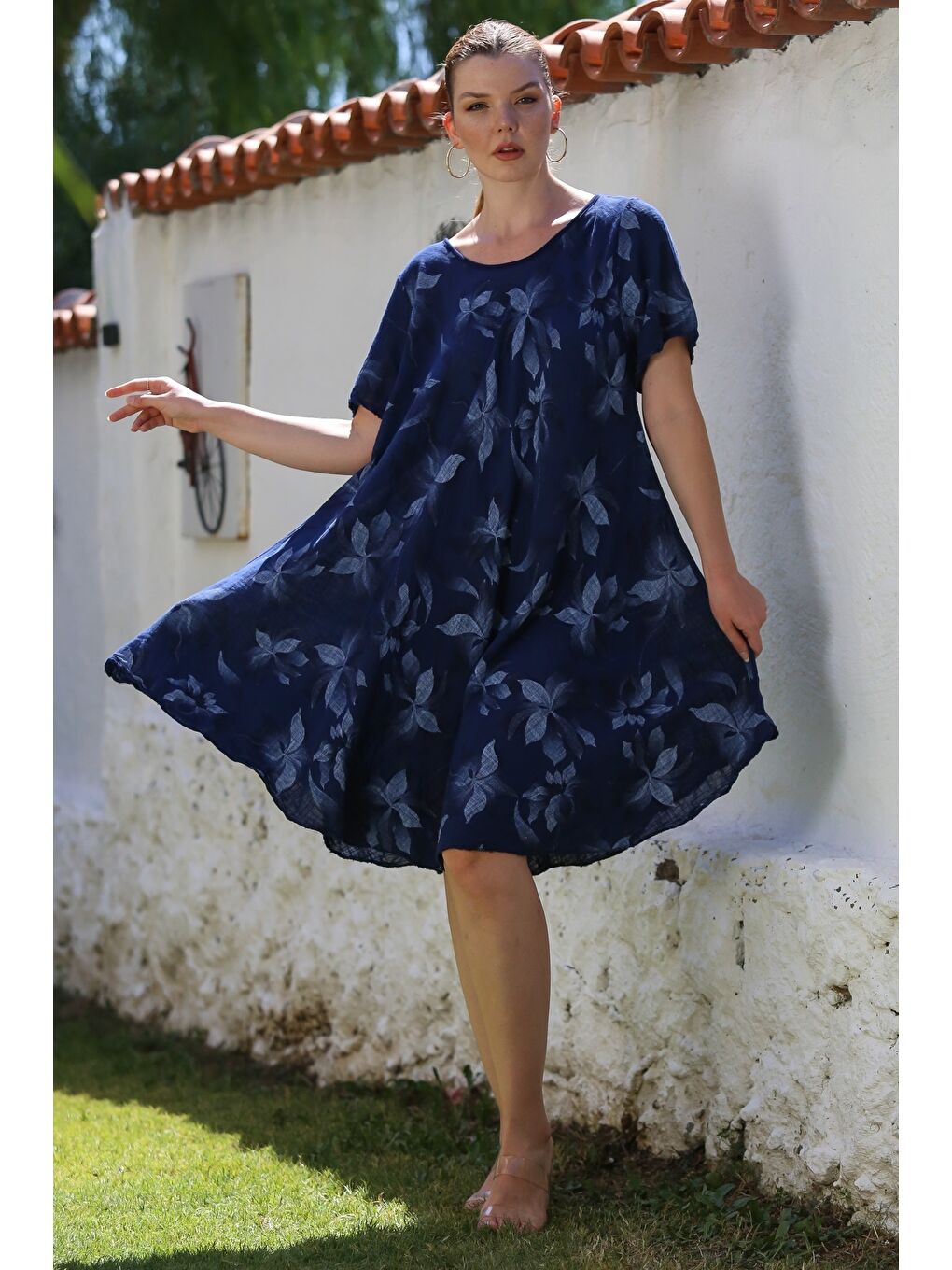 İtalyan Lacivert Havuz Yaka Kısa Kol Çiçekli Casual Oversize Dokuma Elbise 110 70-3