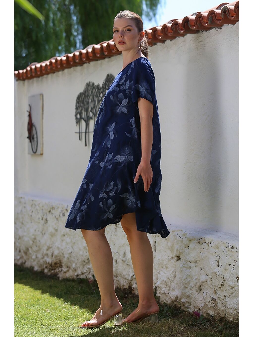 İtalyan Lacivert Havuz Yaka Kısa Kol Çiçekli Casual Oversize Dokuma Elbise 110 70-5