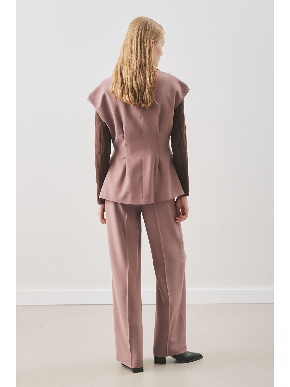 Pembe Dökümlü Lyocell Kemerli Yelek Gülkurusu-5