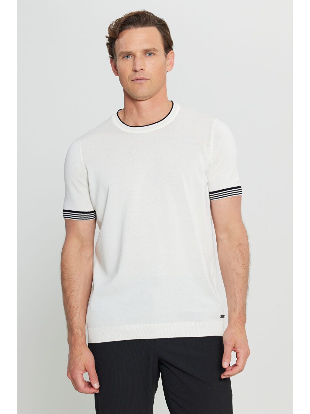 Erkek Beyaz %100 Pamuk Standart Fit Normal Kesim Triko Tişört