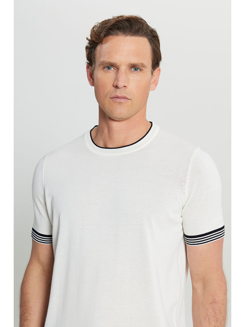 Erkek Beyaz %100 Pamuk Standart Fit Normal Kesim Triko Tişört-3