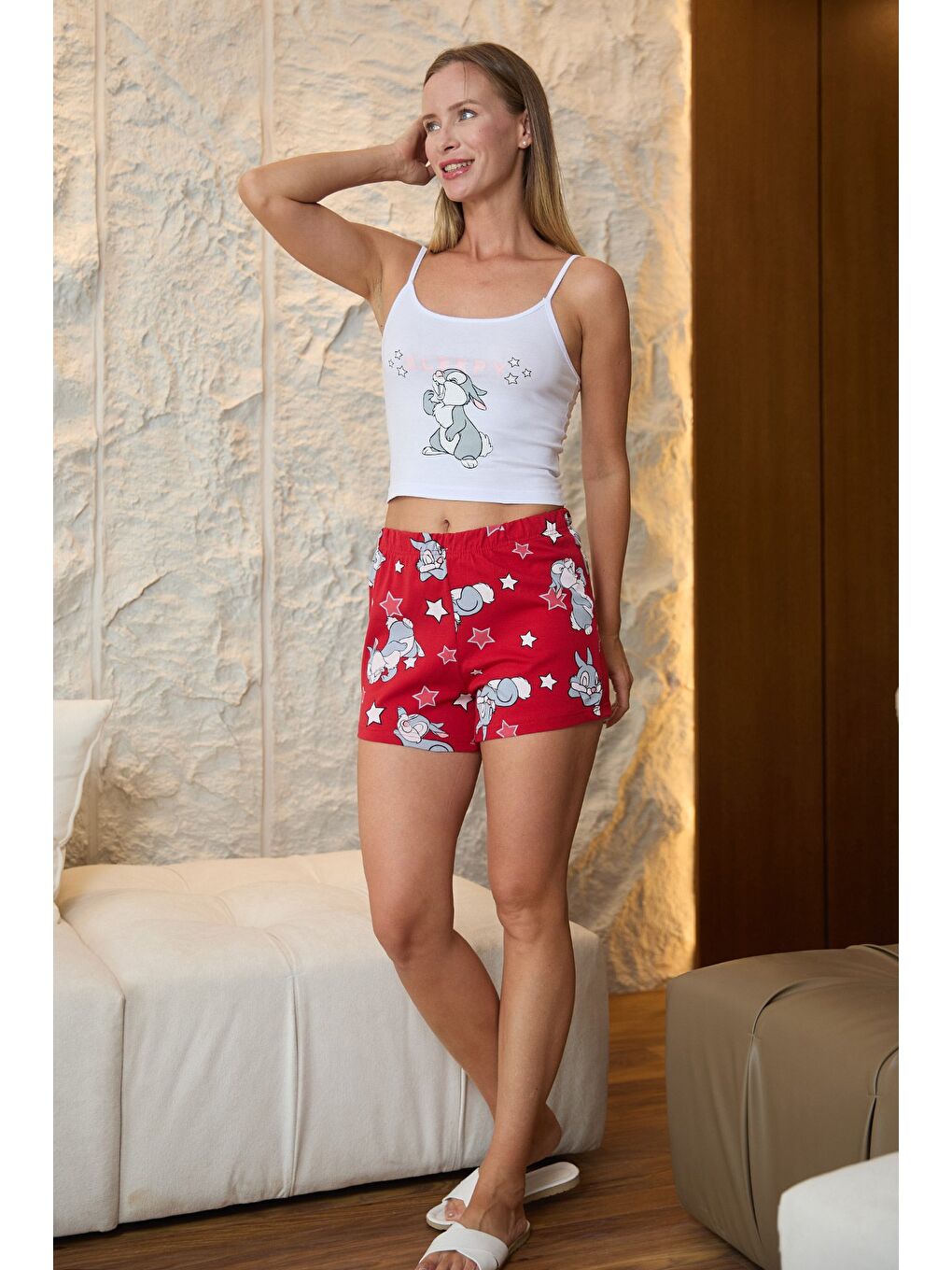 Kırmızı Tavşan Baskılı Şortlu Pijama Takımı-2