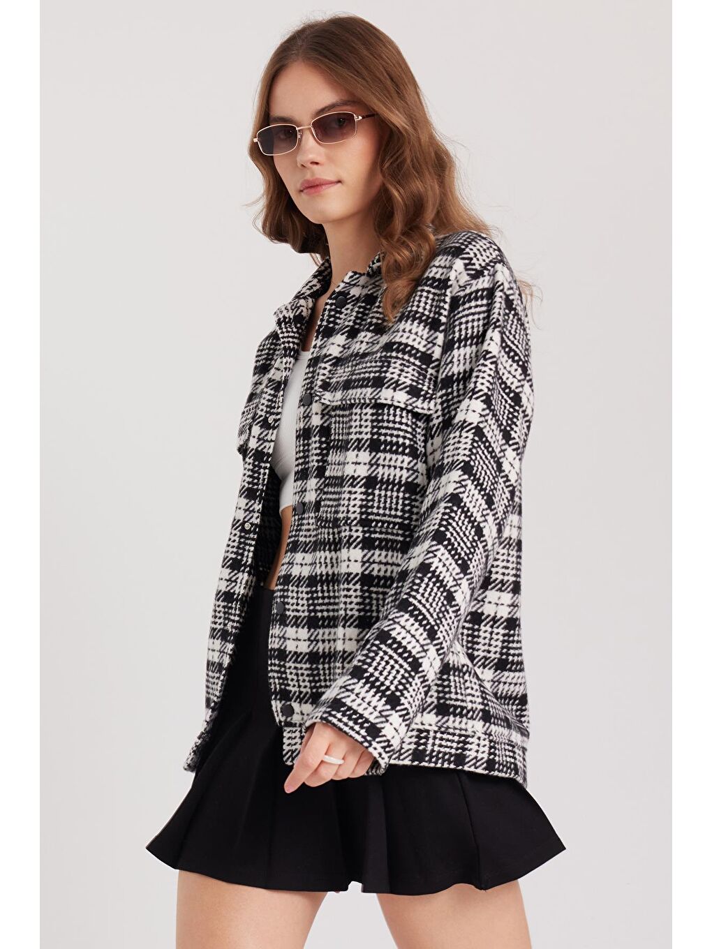 Karışık Kadın Relax Fit Rahat Kesim Çıtçıtlı Çift Cepli Kareli Kışlık Apaş Yaka Mont Gömlek-3