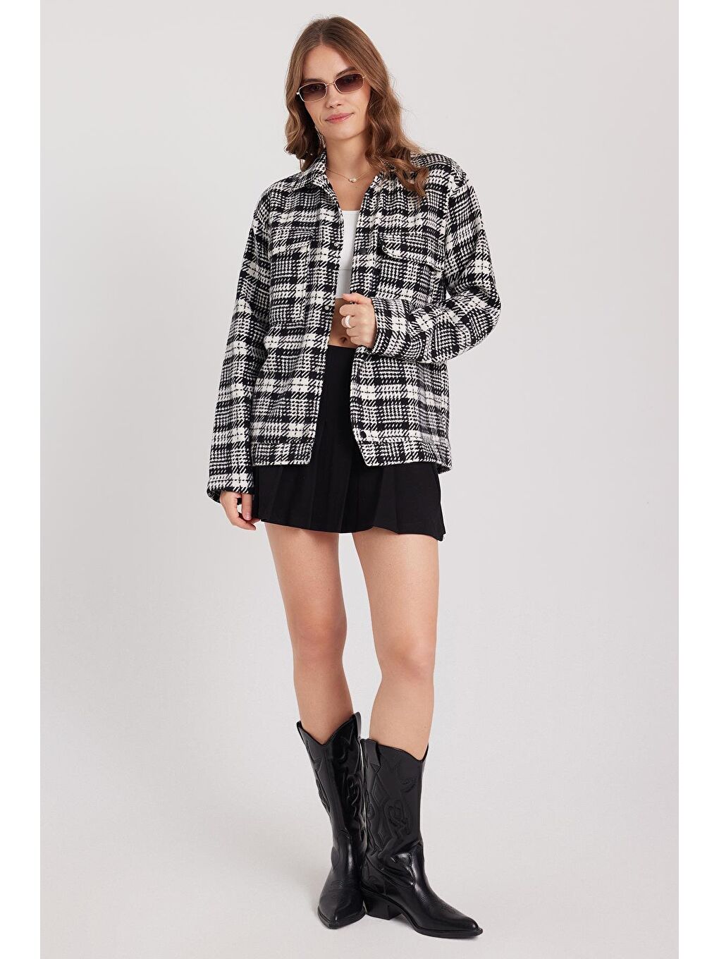 Karışık Kadın Relax Fit Rahat Kesim Çıtçıtlı Çift Cepli Kareli Kışlık Apaş Yaka Mont Gömlek-4