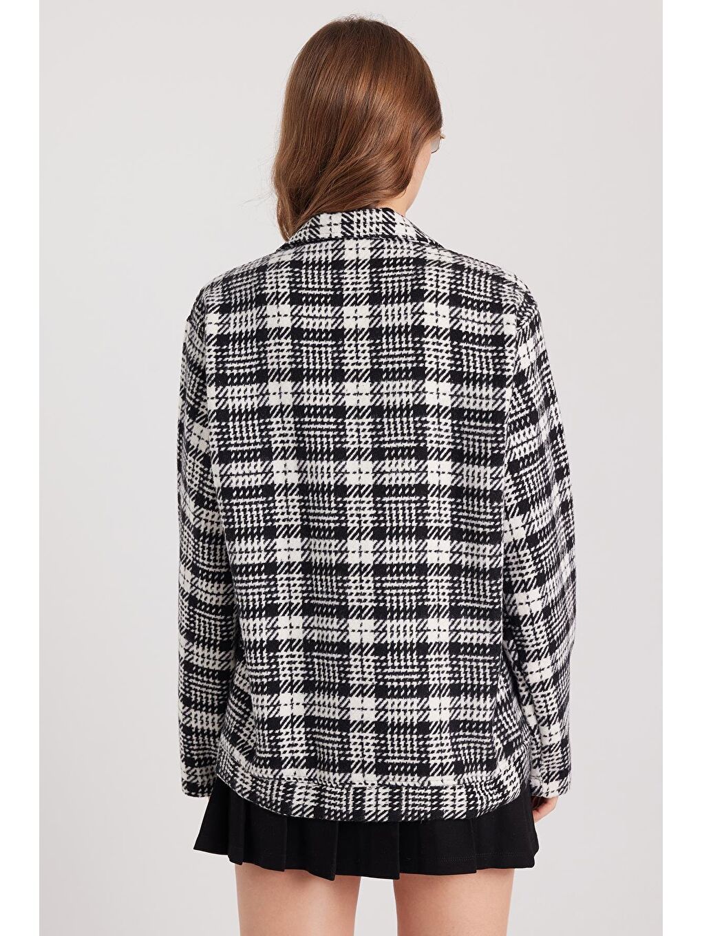 Karışık Kadın Relax Fit Rahat Kesim Çıtçıtlı Çift Cepli Kareli Kışlık Apaş Yaka Mont Gömlek-6