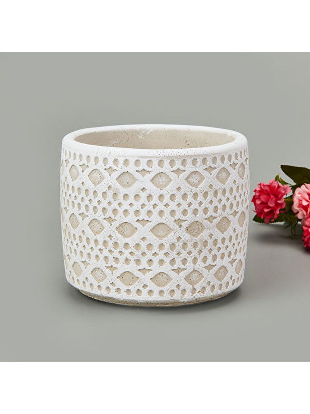 Dantel Güpür Desenli Beton Saksı - Beyaz - 14x12,5 cm-1