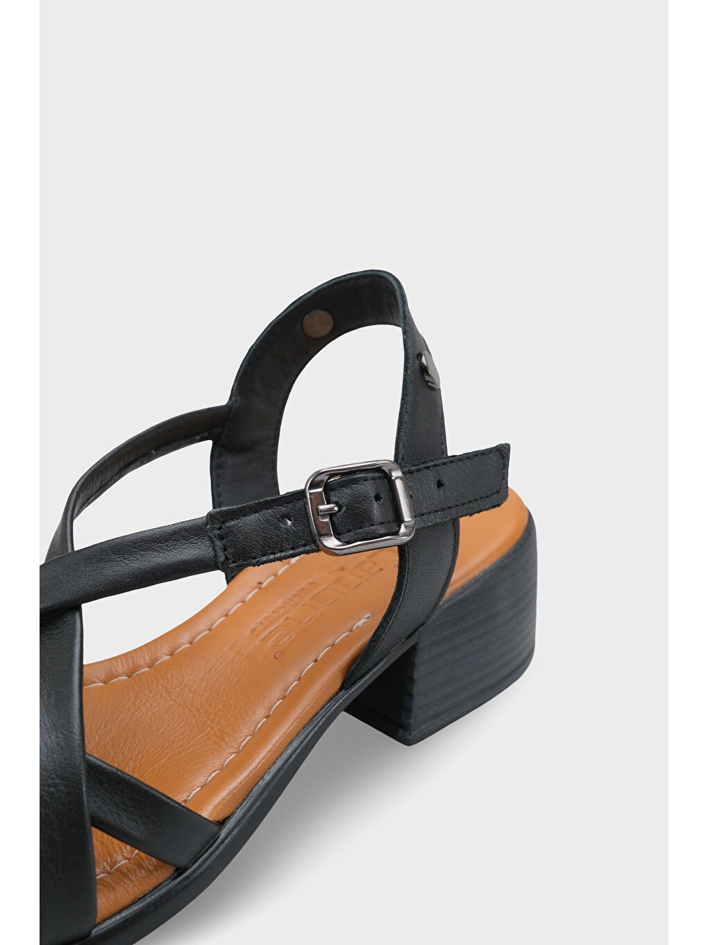 Siyah Noreen Hakiki Deri Orta Topuklu Kadın Sandalet-3