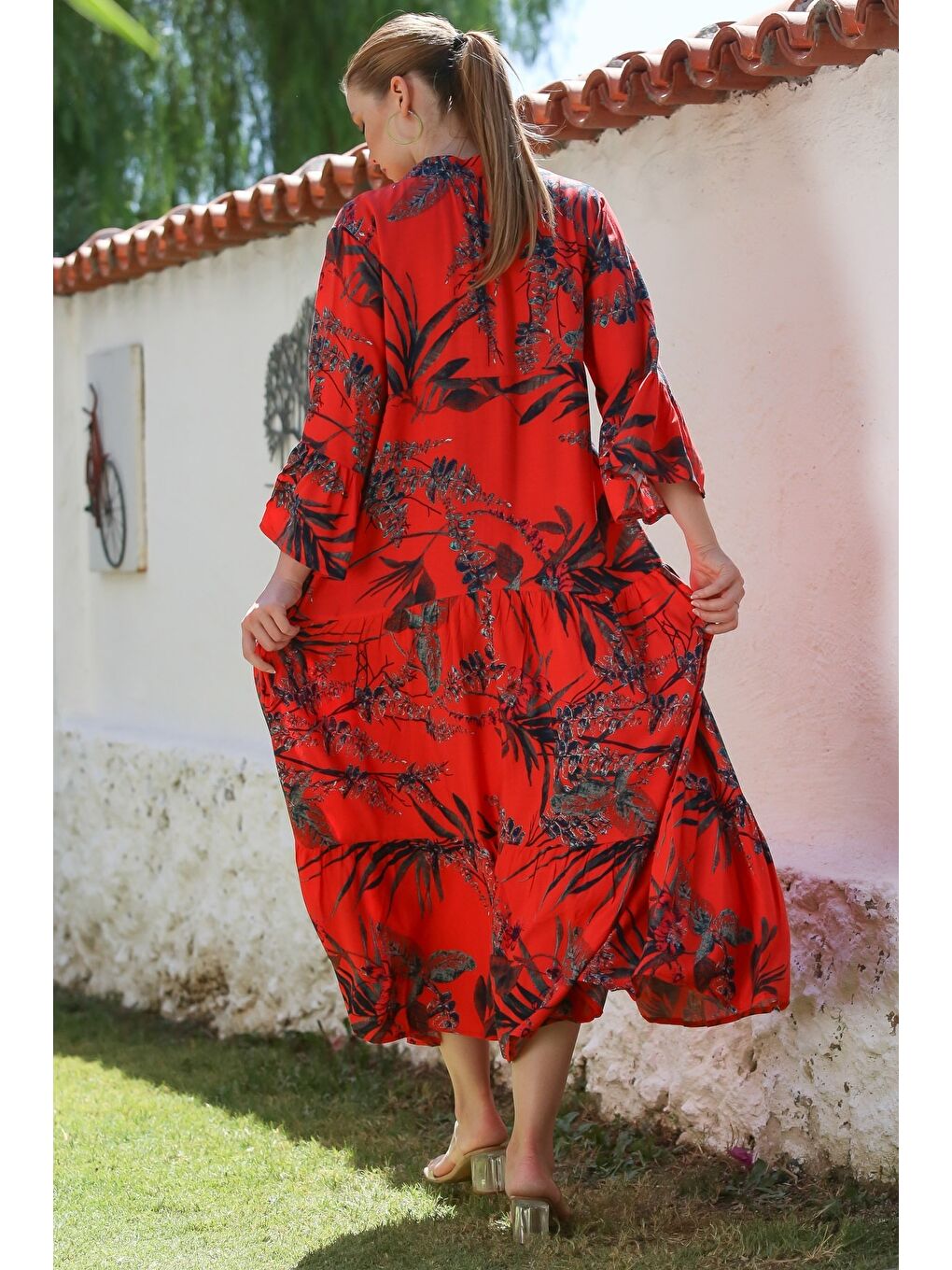 Kırmızı Narçiçeği Hakim Yaka Fırfırlı Kol Düğmeli Eteği Fırfırlı Allover Baskılı Dokuma Elbise 130 58-1