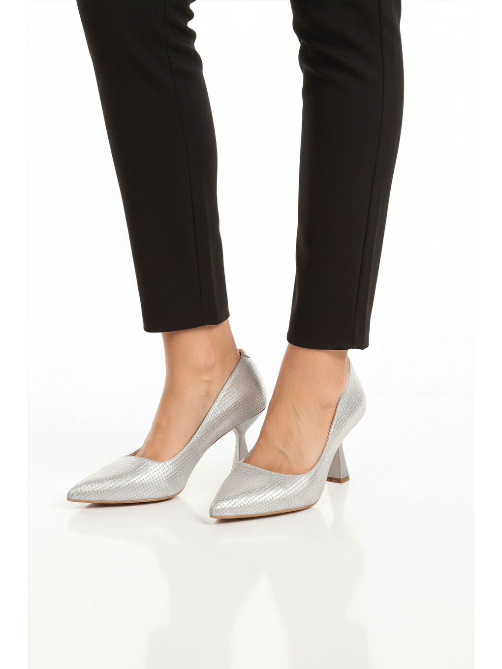 Gri Gümüş İnce Topuklu Kadın Abiye Ayakkabı 665140 Z
