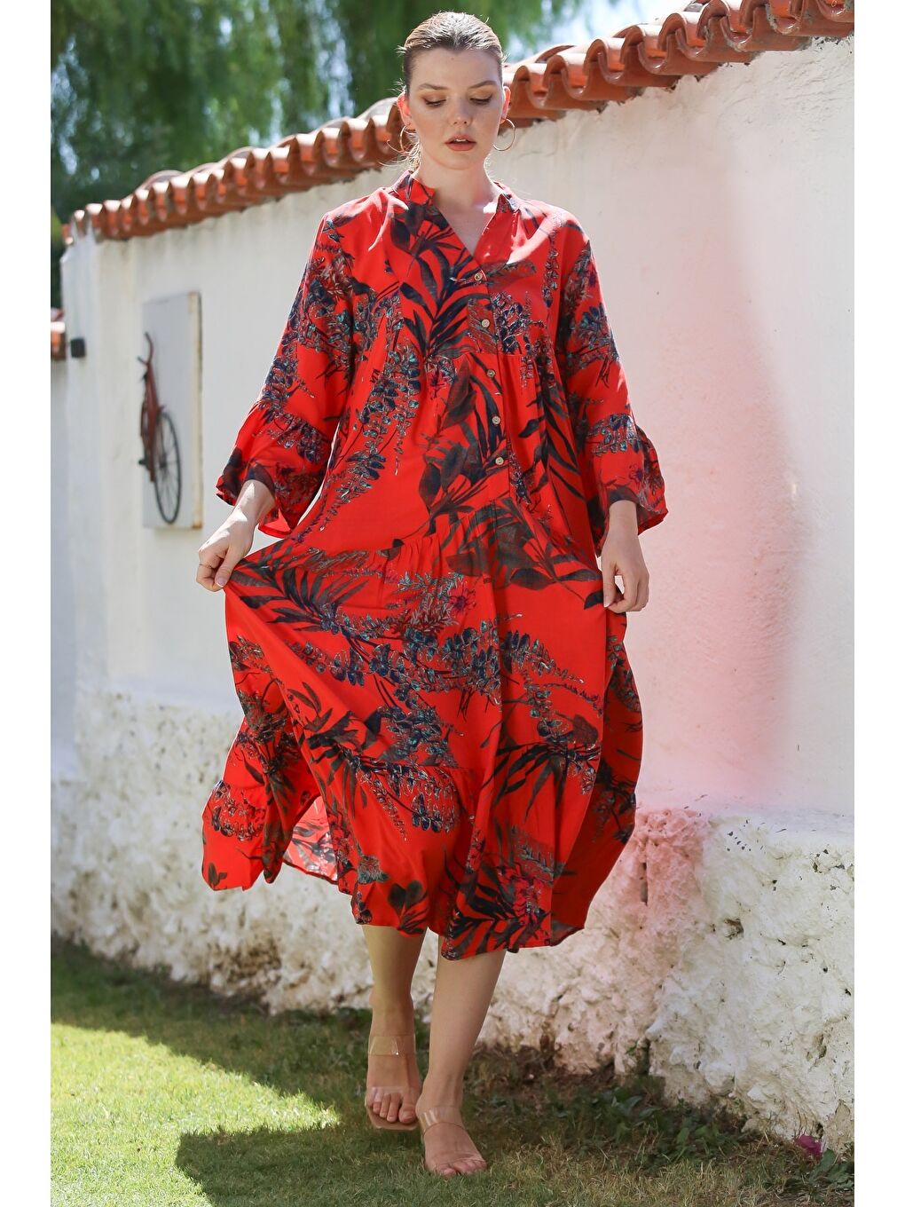 Kırmızı Narçiçeği Hakim Yaka Fırfırlı Kol Düğmeli Eteği Fırfırlı Allover Baskılı Dokuma Elbise 130 58-4