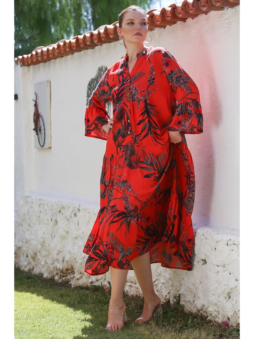 Kırmızı Narçiçeği Hakim Yaka Fırfırlı Kol Düğmeli Eteği Fırfırlı Allover Baskılı Dokuma Elbise 130 58-6