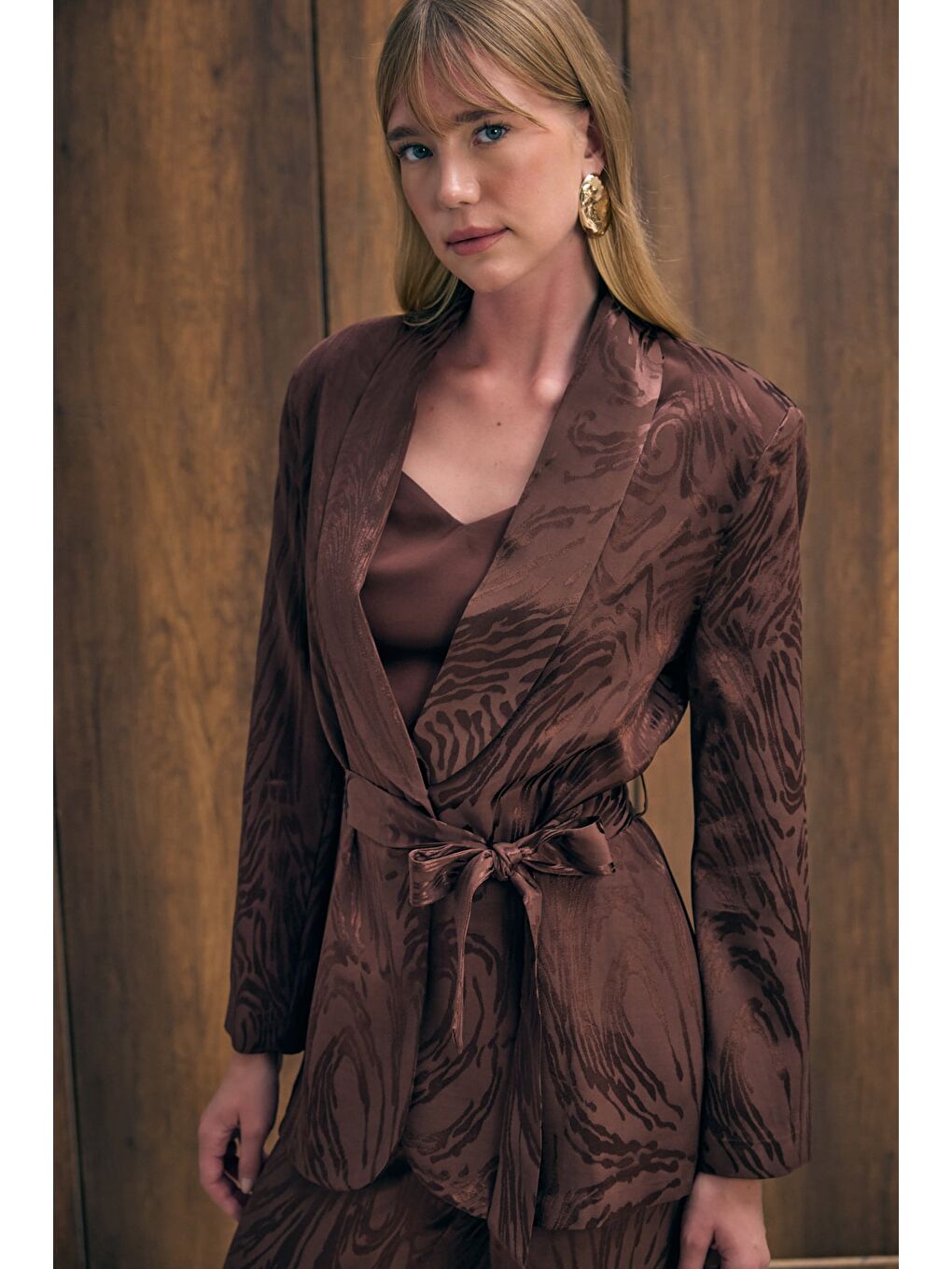 Kahverengi Kuşaklı Uzun Ceket - Kahve-5