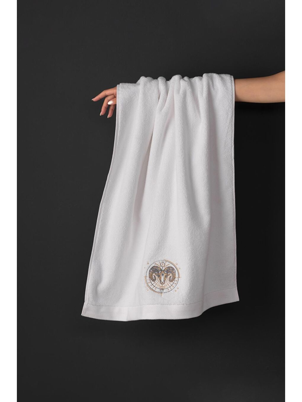 Beyaz %100 Microcotton Üst Kalite Havlu Seti Burç Nakışlı-3
