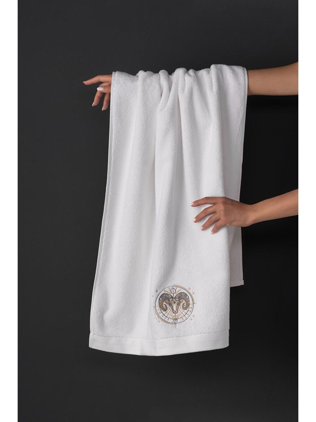 Beyaz %100 Microcotton Üst Kalite Havlu Seti Burç Nakışlı-4