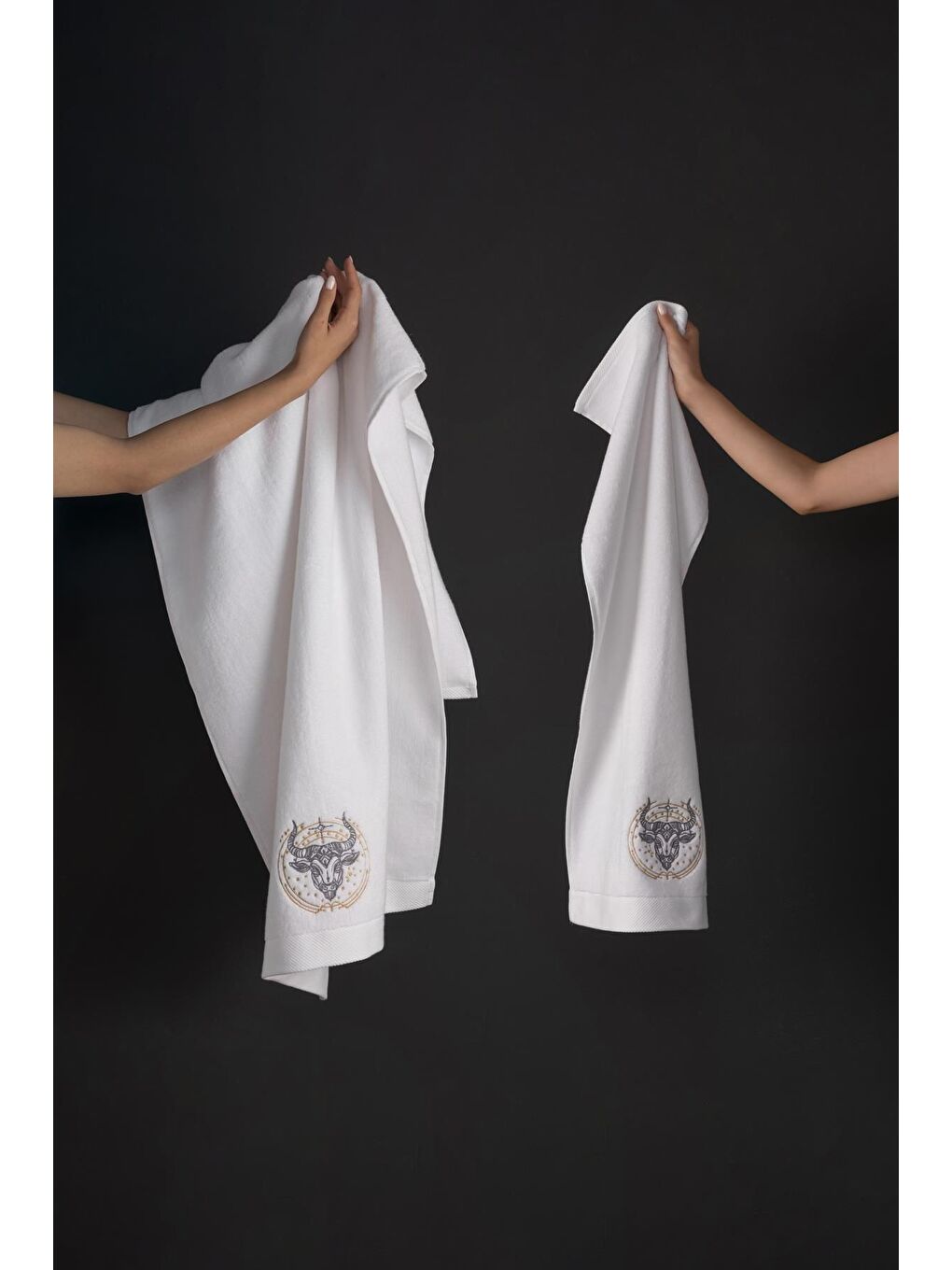 Beyaz %100 Microcotton Üst Kalite Havlu Seti Burç Nakışlı-2
