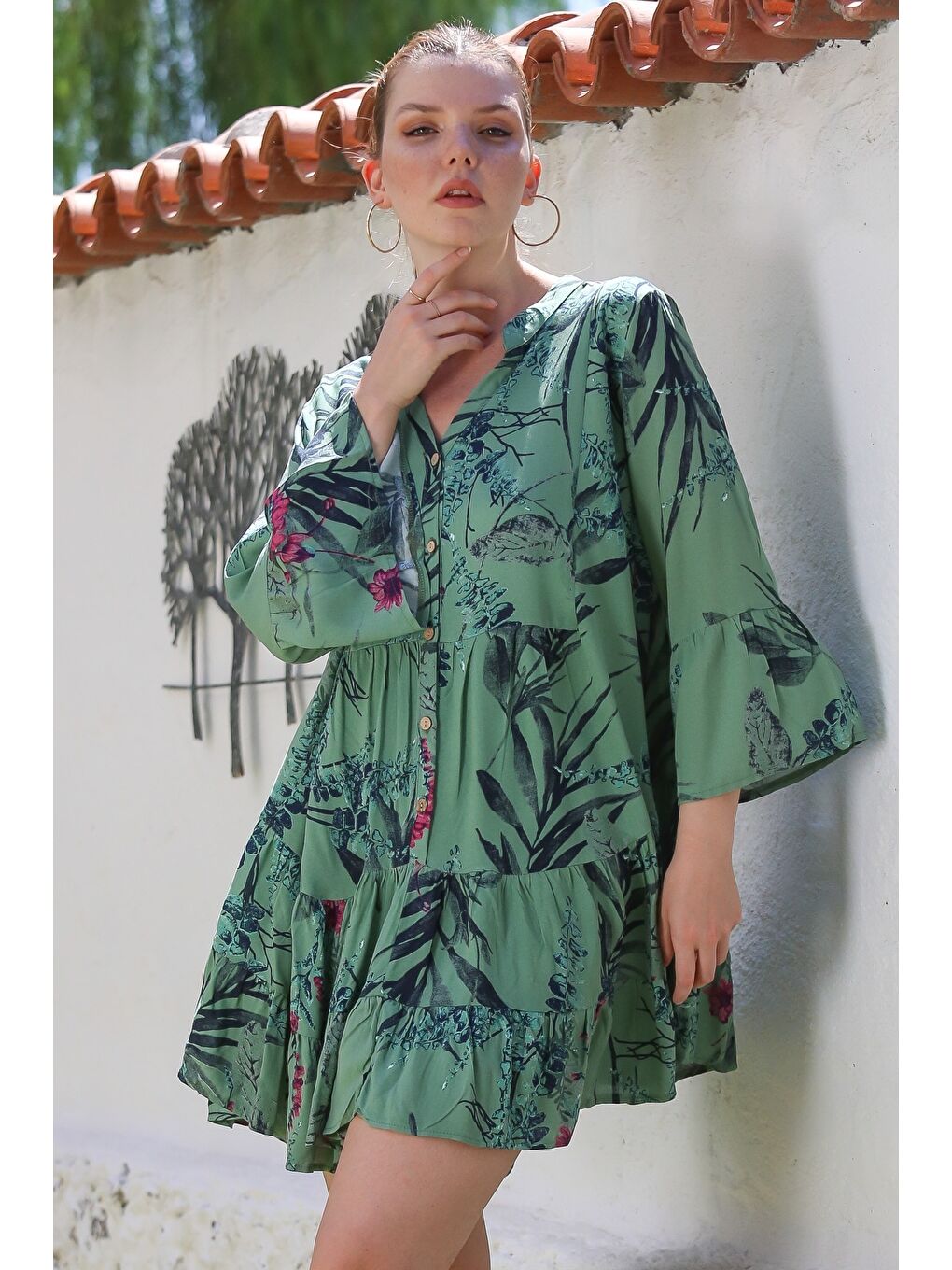 Yeşil Hakim Yaka Volanlı Kol Düğmeli Eteği Fırfırlı Allover Baskılı Casual Dokuma Elbise 90 64-3