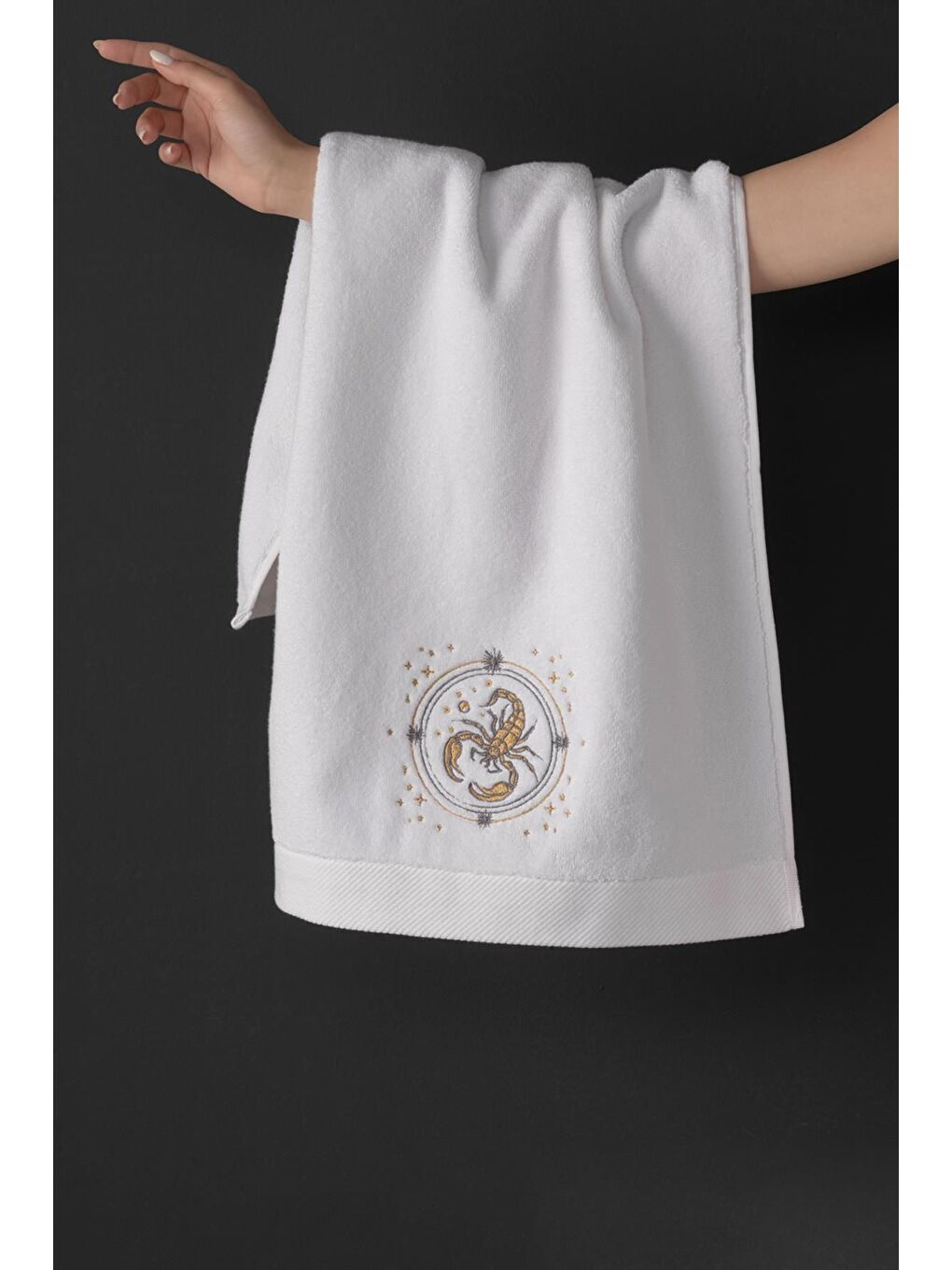 Beyaz %100 Microcotton Üst Kalite Havlu Seti Burç Nakışlı-1