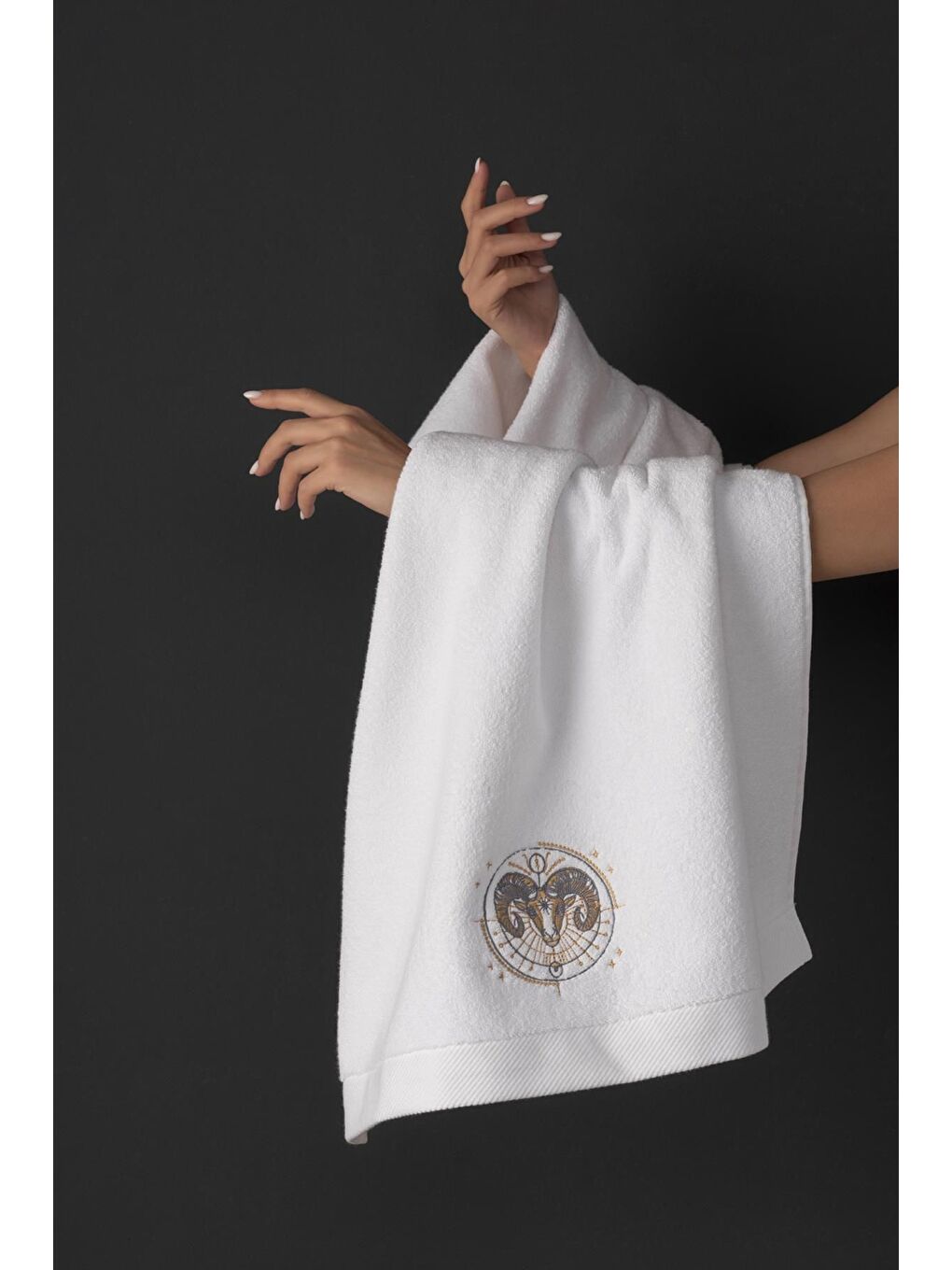 Beyaz %100 Microcotton Üst Kalite Havlu Seti Burç Nakışlı-6
