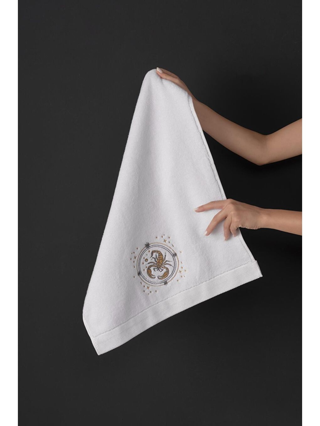 Beyaz %100 Microcotton Üst Kalite Havlu Seti Burç Nakışlı-2