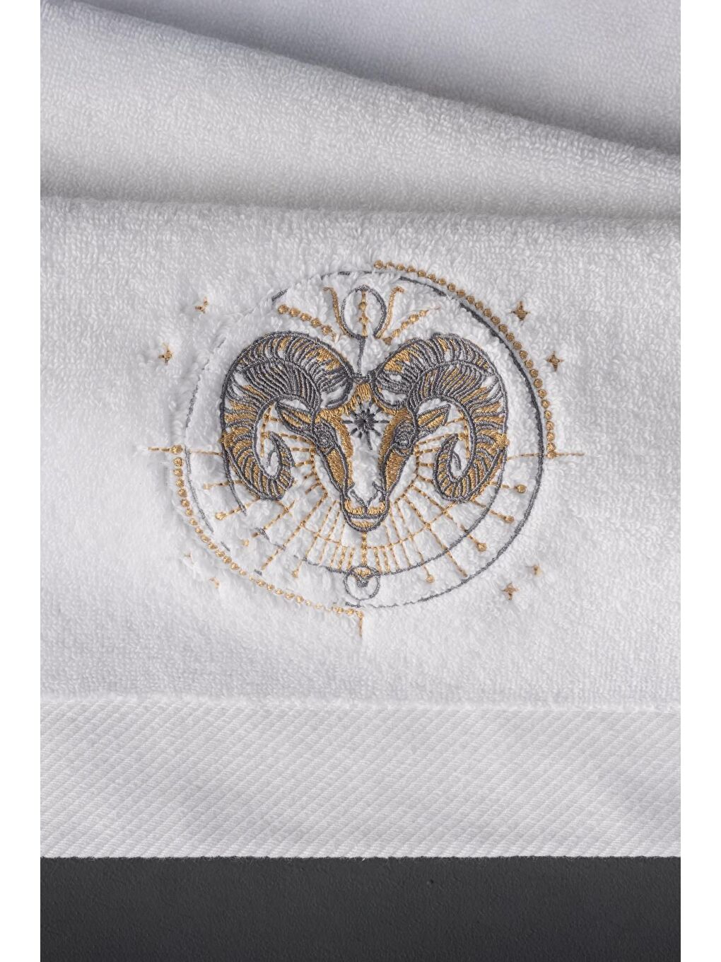 Beyaz %100 Microcotton Üst Kalite Havlu Seti Burç Nakışlı-7