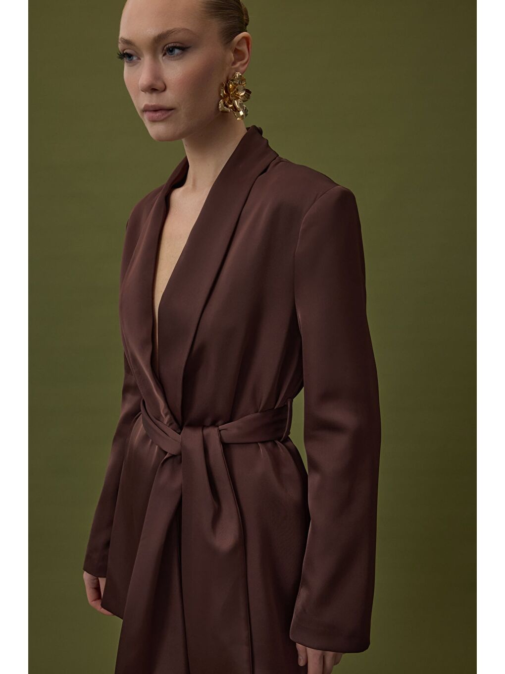 Kahverengi Kuşaklı Saten Ceket - Kahve-2