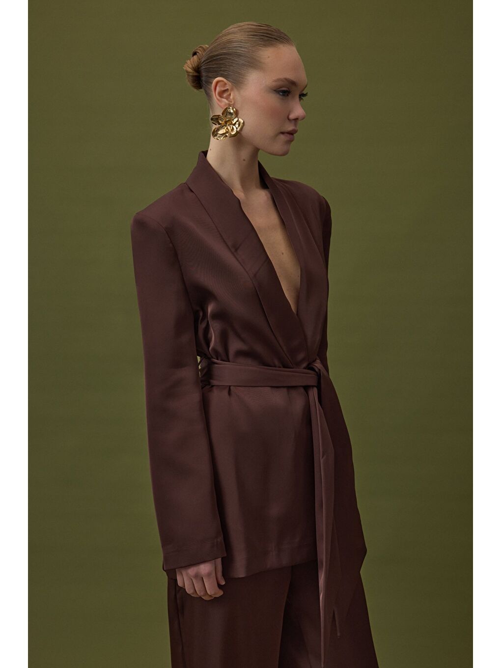 Kahverengi Kuşaklı Saten Ceket - Kahve-4